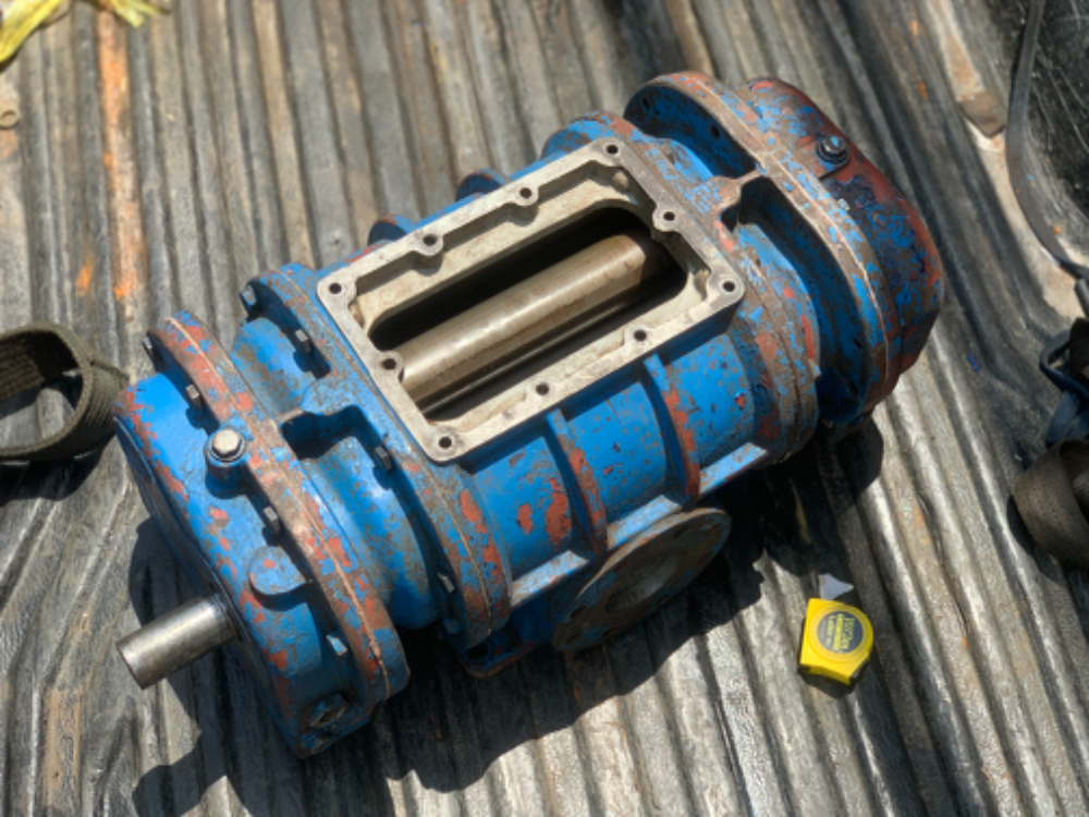 ขายรูทโบลเวอร์อัดอากาศ Rotary root blower made in Japan ขนาดท่อ 3นิ้ว made in Japan สภาพเดิมๆ ขายรูทโบลเวอร์อัดอากาศ Rotary root blower made in Japan ขนาดท่อ 3นิ้ว made in Japan สภาพเดิมๆ