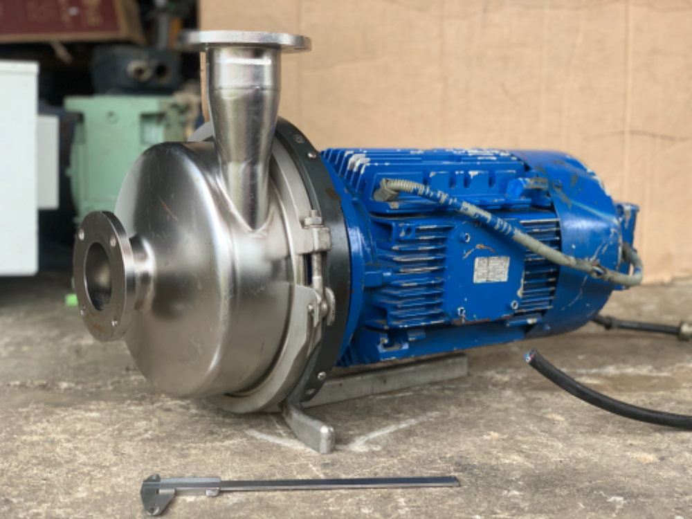 ขายชุดปั๊มน้ำหอยโข่งสแตนเลสแบบใบเปิด Hilge made in Germany ขนาดเข้า 2.5นิ้ว ออก 2.5นิ้ว ชุกหัวปั๊มและใบพัดเป็นชุดสแตนเลส 316L