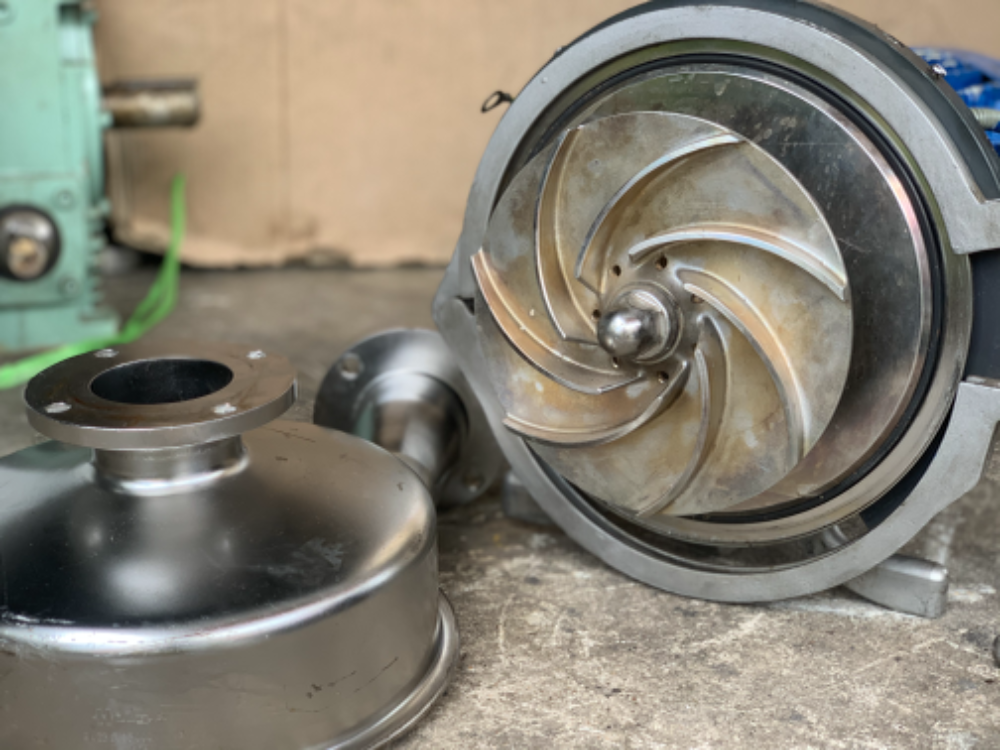 ขายชุดปั๊มน้ำหอยโข่งสแตนเลสแบบใบเปิด Hilge made in Germany ขนาดเข้า 2.5นิ้ว ออก 2.5นิ้ว ชุกหัวปั๊มและใบพัดเป็นชุดสแตนเลส 316L