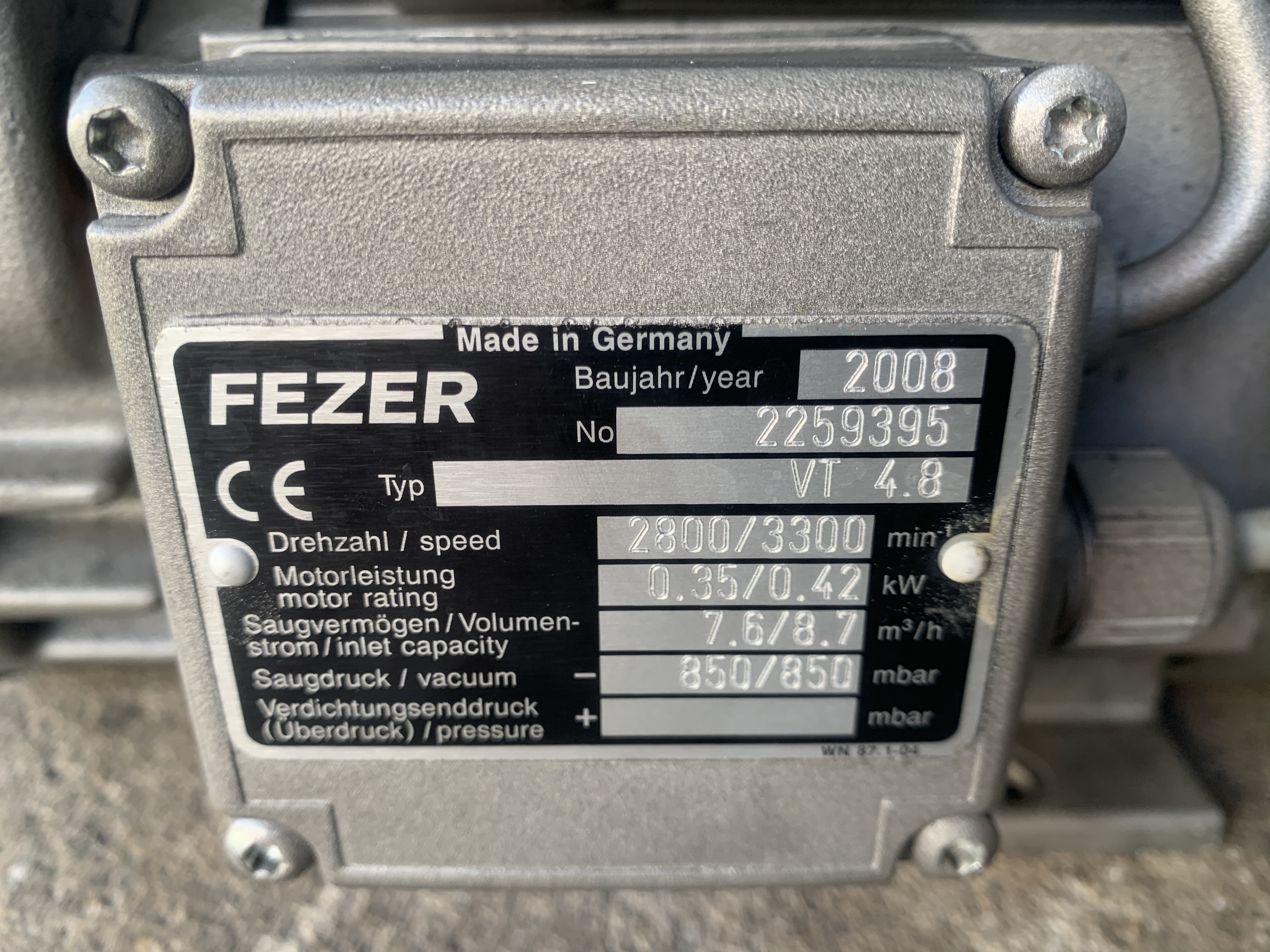 ขายปั๊มแววคั่มสุญญากาศ แบบแห้ง Becker pump Oil-less rotary vane Vacuum pump 1/3HP. 220V ไฟบ้าน made in Germany สภาพสวยใหม่มาก ดูดแรง พร้อมใช้งาน มี 2ตัวครับ ราคาตัวละ 3,000 บาท ขายปั๊มแววคั่มสุญญากาศ แบบแห้ง Becker pump Oil-less rotary vane Vacuum pump 1/3HP. 220V ไฟบ้าน made in Germany สภาพสวยใหม่มาก ดูดแรง พร้อมใช้งาน มี 2ตัวครับ ราคาตัวละ 3,000 บาท
