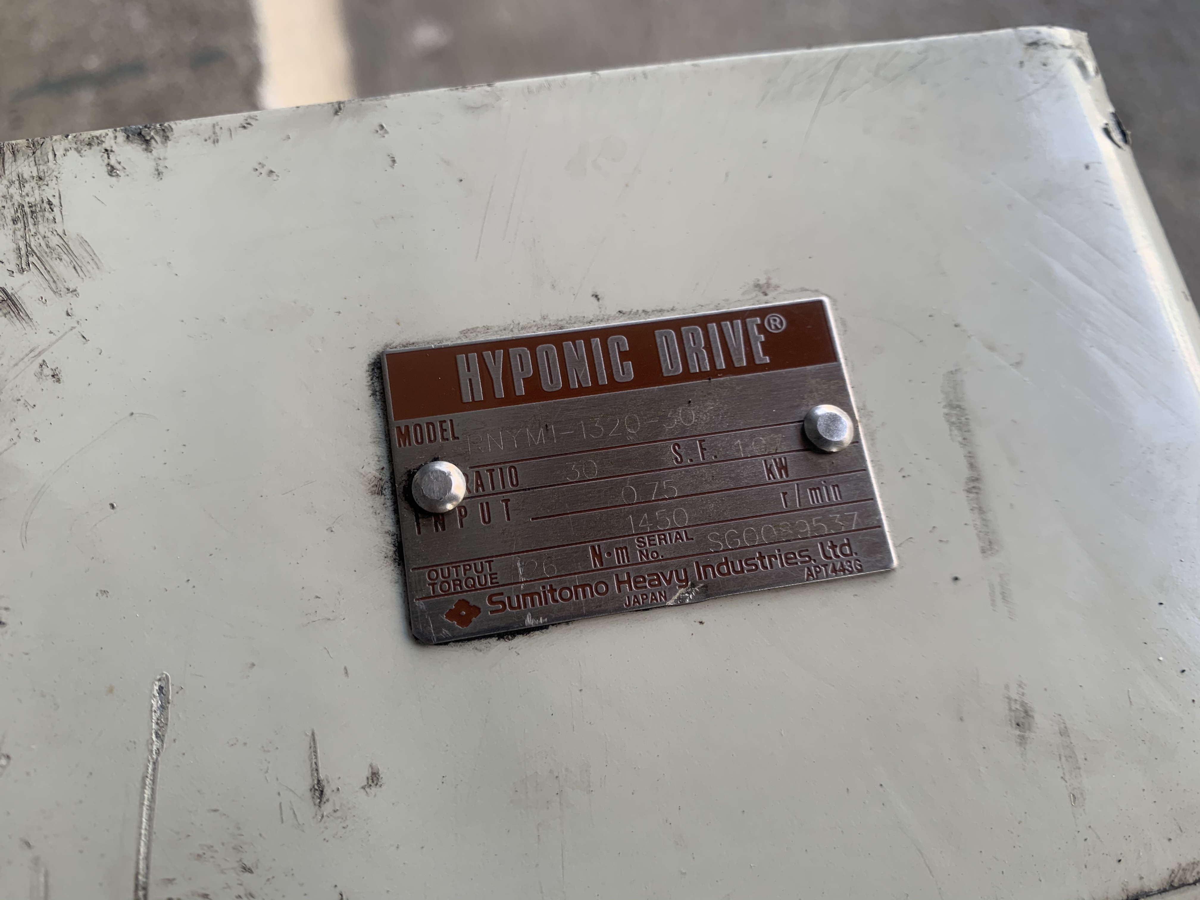 ขายมอเตอร์เกียร์แบบเพลาสวม Hyponic drive Sumitomo 1HP. 380V อัตราทด 1:30 made in Japan เพลาออกประมาณ 48รอบต่อนาที สภาพสวยใหม่มาก หมุนนิ่ม พร้อมใช้งาน มี 6ตัวครับ ขายมอเตอร์เกียร์แบบเพลาสวม Hyponic drive Sumitomo 1HP. 380V อัตราทด 1:30 made in Japan เพลาออกประมาณ 48รอบต่อนาที สภาพสวยใหม่มาก หมุนนิ่ม พร้อมใช้งาน มี 6ตัวครับ