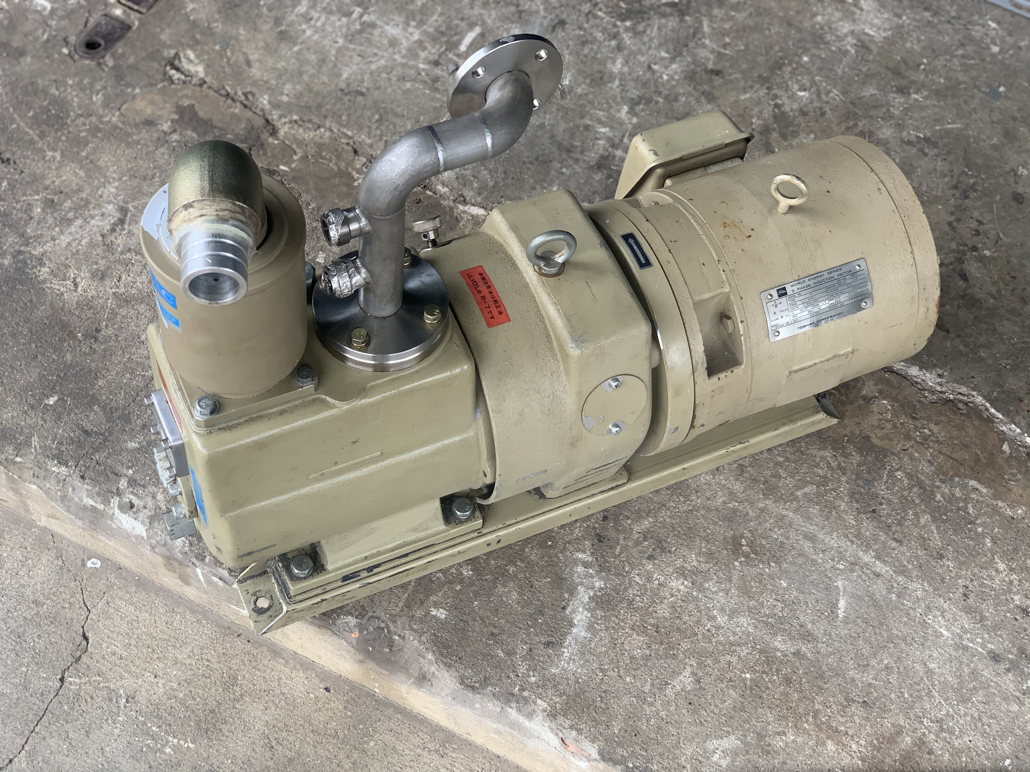 ขายปั๊มแวคคั่มสุญญากาศ ULVAC pump 1.5HP. 220V 3สาย( แปลงไฟให้ได้ครับ ) made in Japan สภาพสวยใหม่มาก หมุนนิ่ม ดูดแรง พร้อมใช้งาน ราคา 9,500 บาท ขายปั๊มแวคคั่มสุญญากาศ ULVAC pump 1.5HP. 220V 3สาย( แปลงไฟให้ได้ครับ ) made in Japan สภาพสวยใหม่มาก หมุนนิ่ม ดูดแรง พร้อมใช้งาน ราคา 9,500 บาท