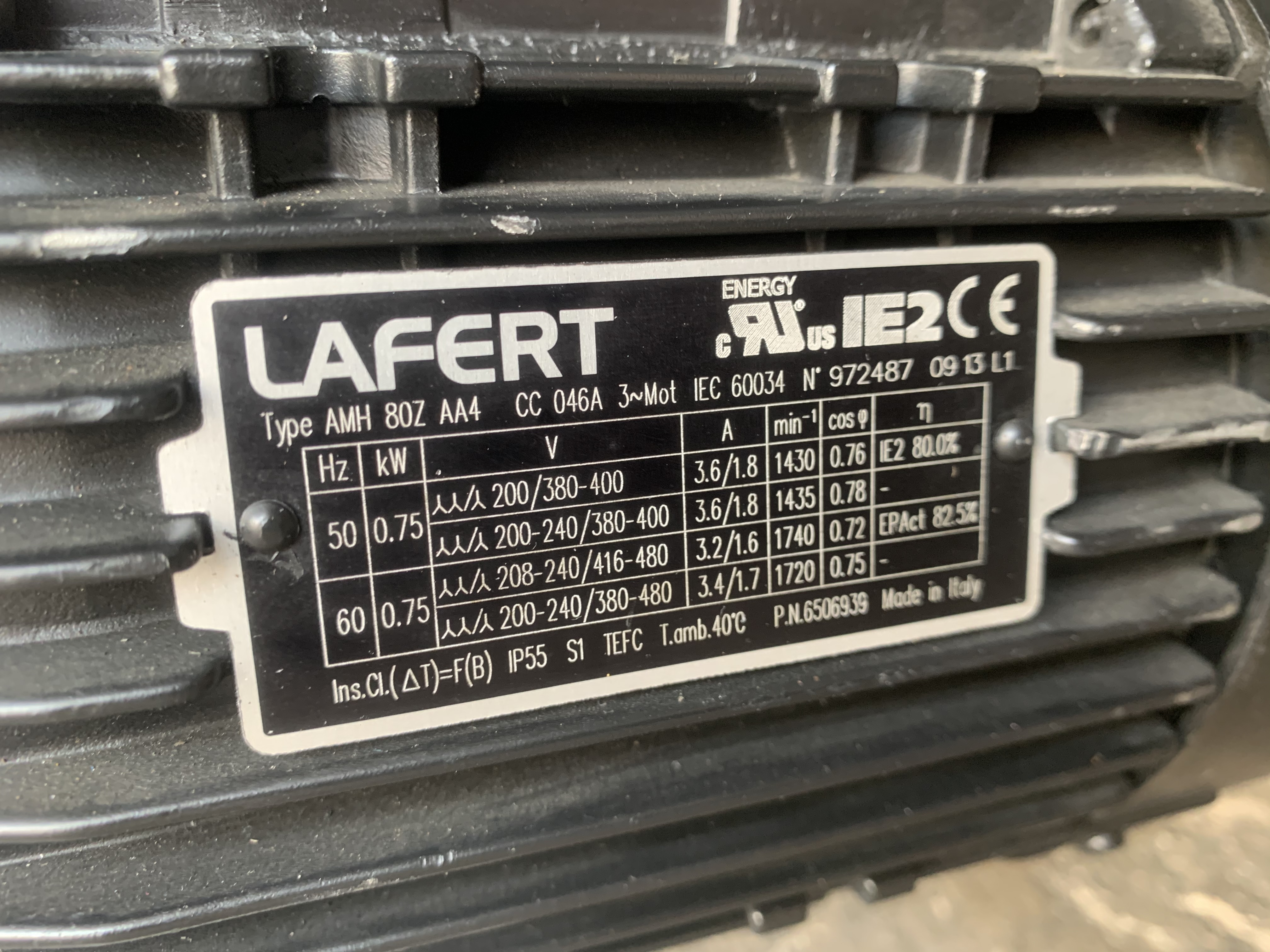 ขายปั๊มแวคคั่มสุญญากาศ Trivac 1HP. 380V made in Germany สภาพสวยใหม่มาก หมุนนิ่ม ดูดแรง ใช้งานมาไม่นาน พร้อมใช้งาน มี 2ตัวครับ ขายปั๊มแวคคั่มสุญญากาศ Trivac 1HP. 380V made in Germany สภาพสวยใหม่มาก หมุนนิ่ม ดูดแรง ใช้งานมาไม่นาน พร้อมใช้งาน มี 2ตัวครับ