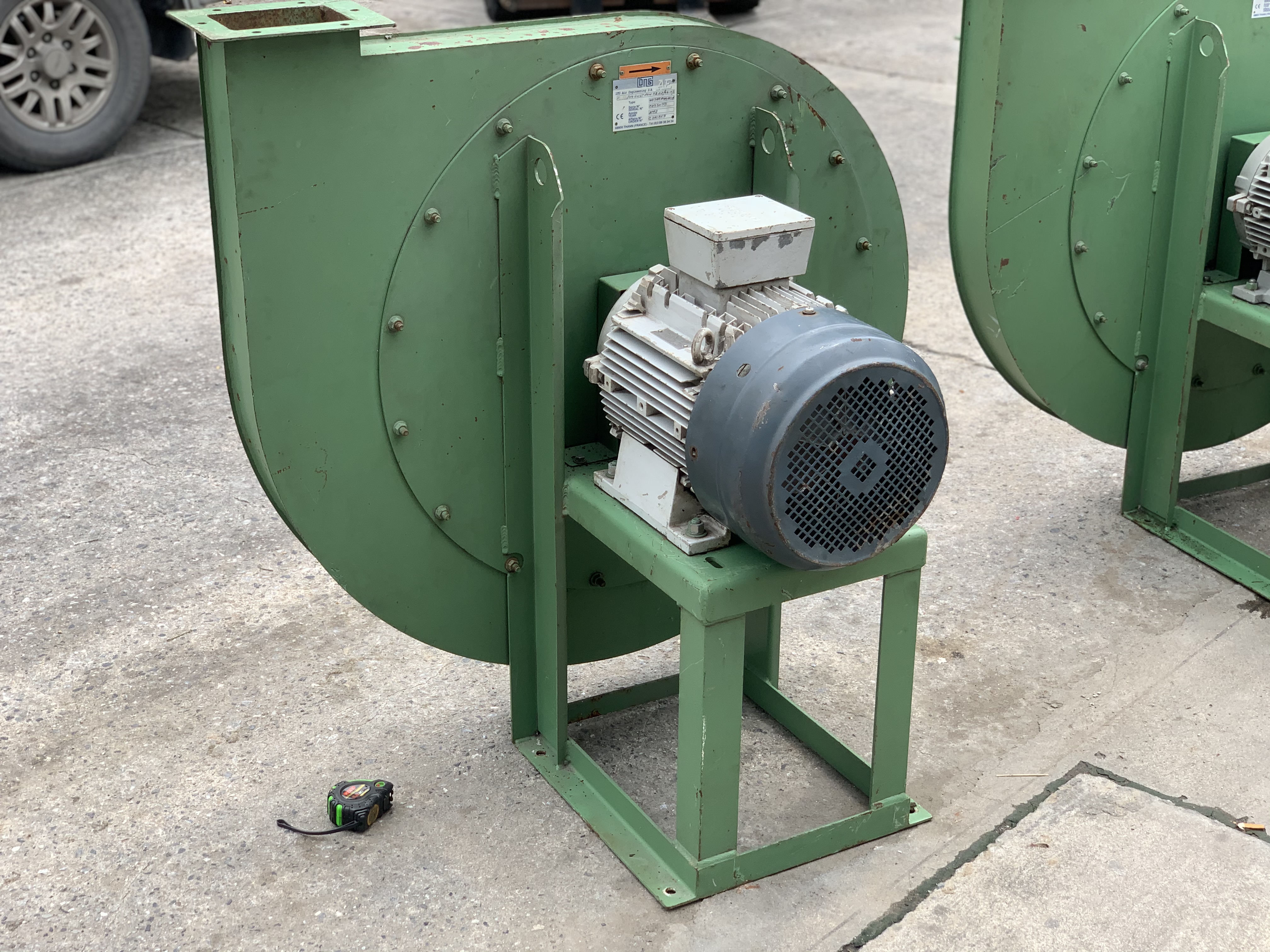 ขายชุดพัดลม-โบลเวอร์แรงดันสูง LTG air engineering made in France มอเตอร์ Siemens 15HP. 2940rpm. 380V รุ่นใบใหญ่แรงดันสูง โครงสร้างแข็งแรง สภาพสวยใหม่มาก หมุนนิ่ม ส่งลมแรงมาก พร้อมใช้งาน มี 2ชุดครับ