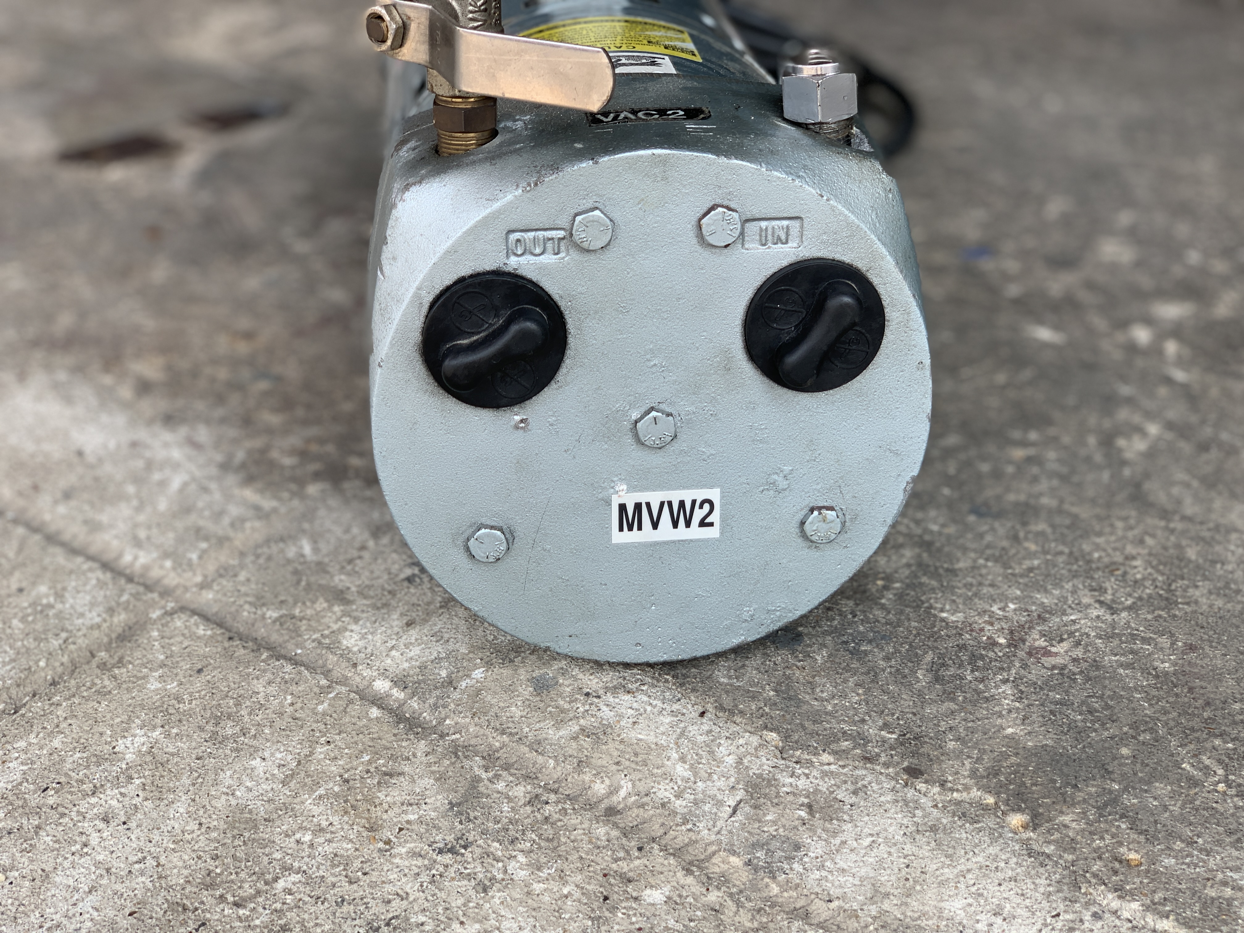 ขายปั๊มแววคั่มสุญญากาศ แบบแห้ง Emerson Electric Oil-less rotary vane Vacuum pump 3/4HP. 220V ไฟบ้าน made in USA สภาพสวยใหม่ ดูดแรง พร้อมใช้งาน