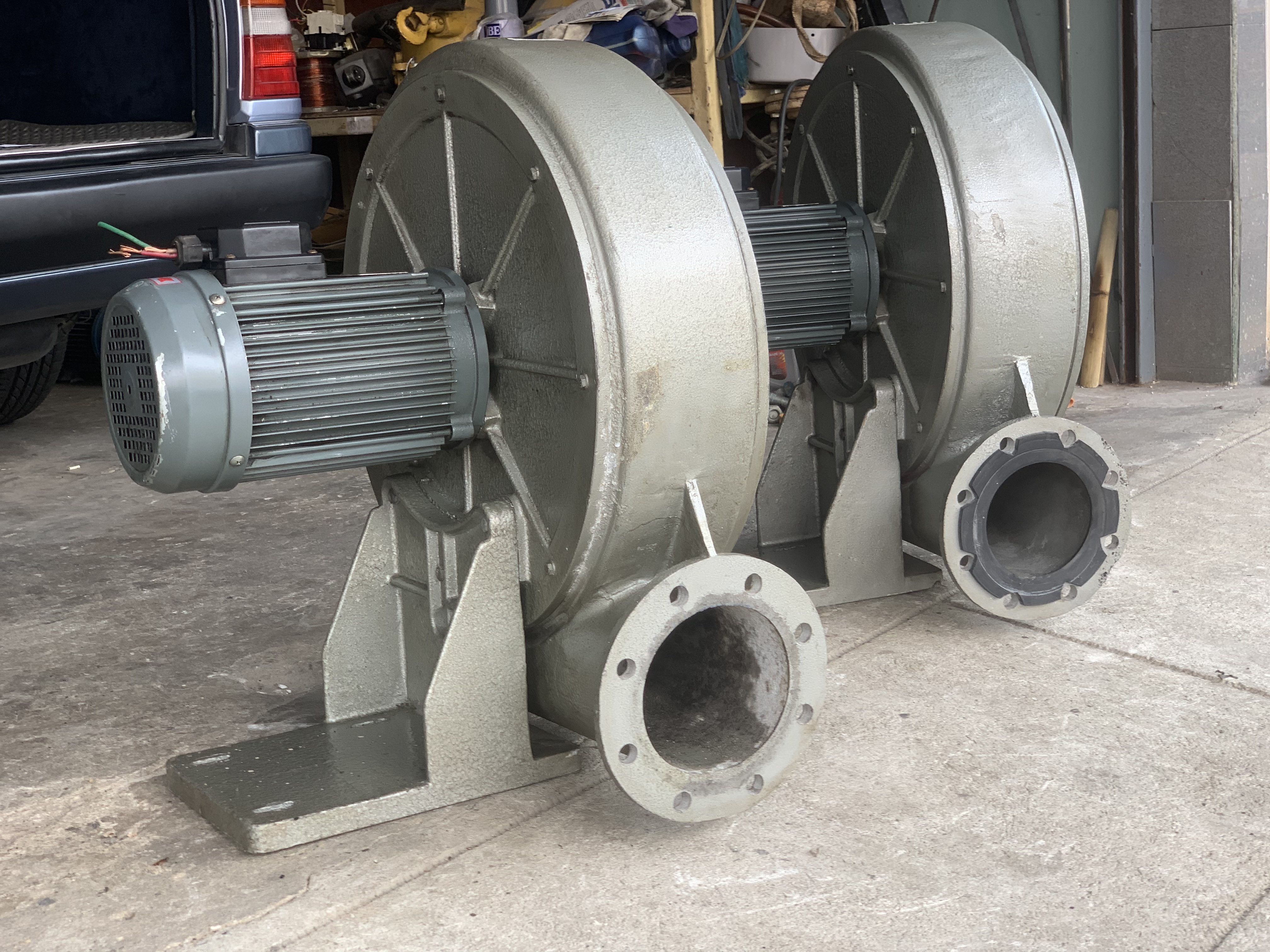 ขายโบลเวอร์ดูด-เป่าอากาศ แบบแรงดันสูงใบเทอร์โบ Euro Vent 2HP. 380V ขนาดท่อ  5.5นิ้ว สภาพสวย หมุนนิ่ม ให้ลมแรง พร้อมใช้งาน มี 2ตัวครับ