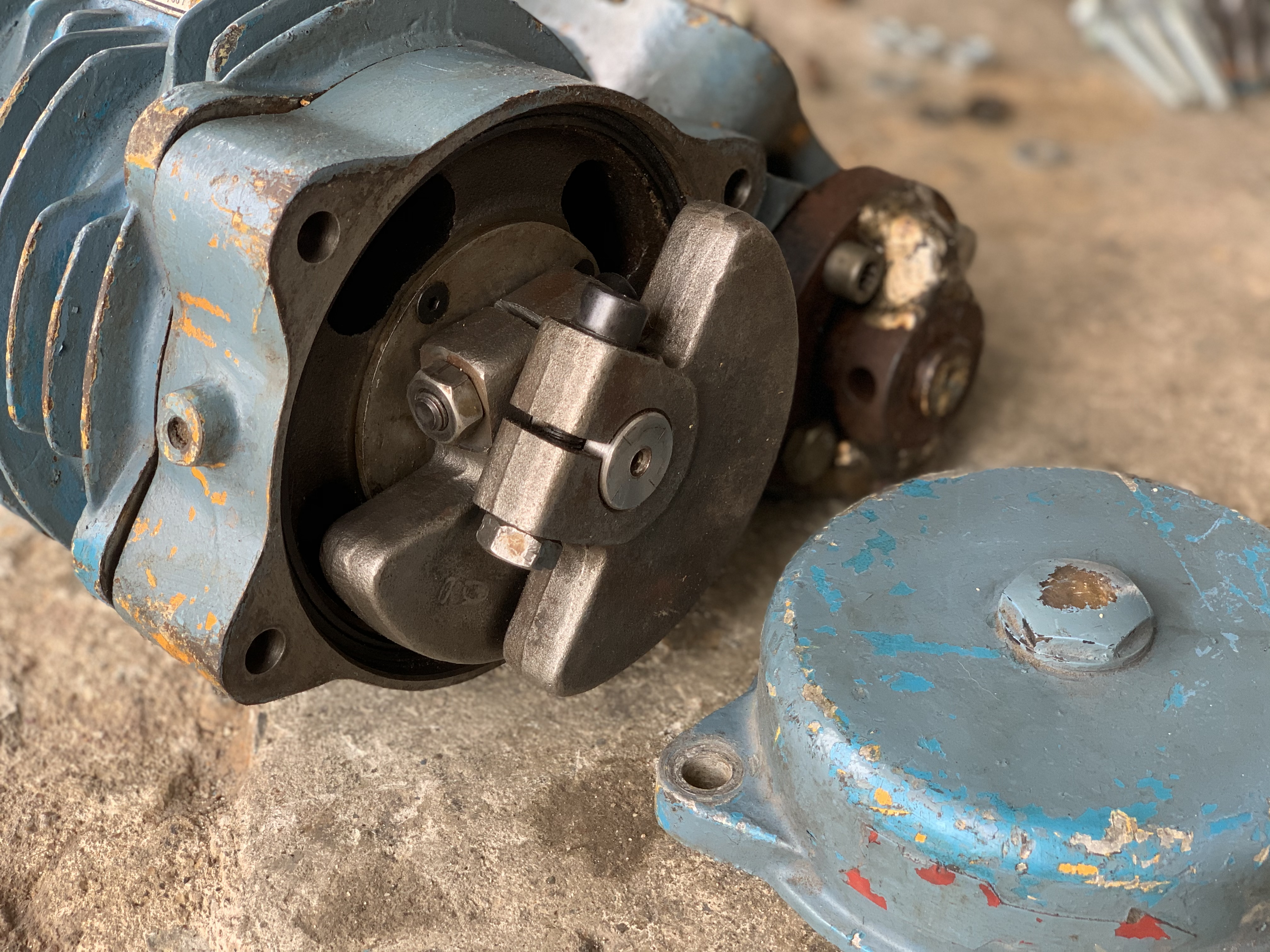 ขายมอเตอร์สั่น-เขย่า Knauer engineering 520W 2800rpm. 220/380V 3สาย made in Germany ตุ้มปรับความแรงได้ รุ่นปรับตำแหน่งขายึดได้ สั่นแรง หมุนนิ่ม พร้อมใช้งาน