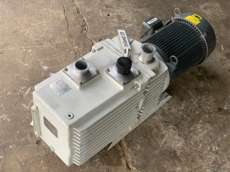 ขายปั๊มแวคคั่มสุญญากาศ Trivac(Leybold) 2HP. 220/380V made in USA. ตัวใหญ่ สภาพสวยเดิมๆ หมุนนิ่ม ดูดแ ขายปั๊มแวคคั่มสุญญากาศ Trivac(Leybold) 2HP. 220/380V made in USA. ตัวใหญ่ สภาพสวยเดิมๆ หมุนนิ่ม ดูดแ