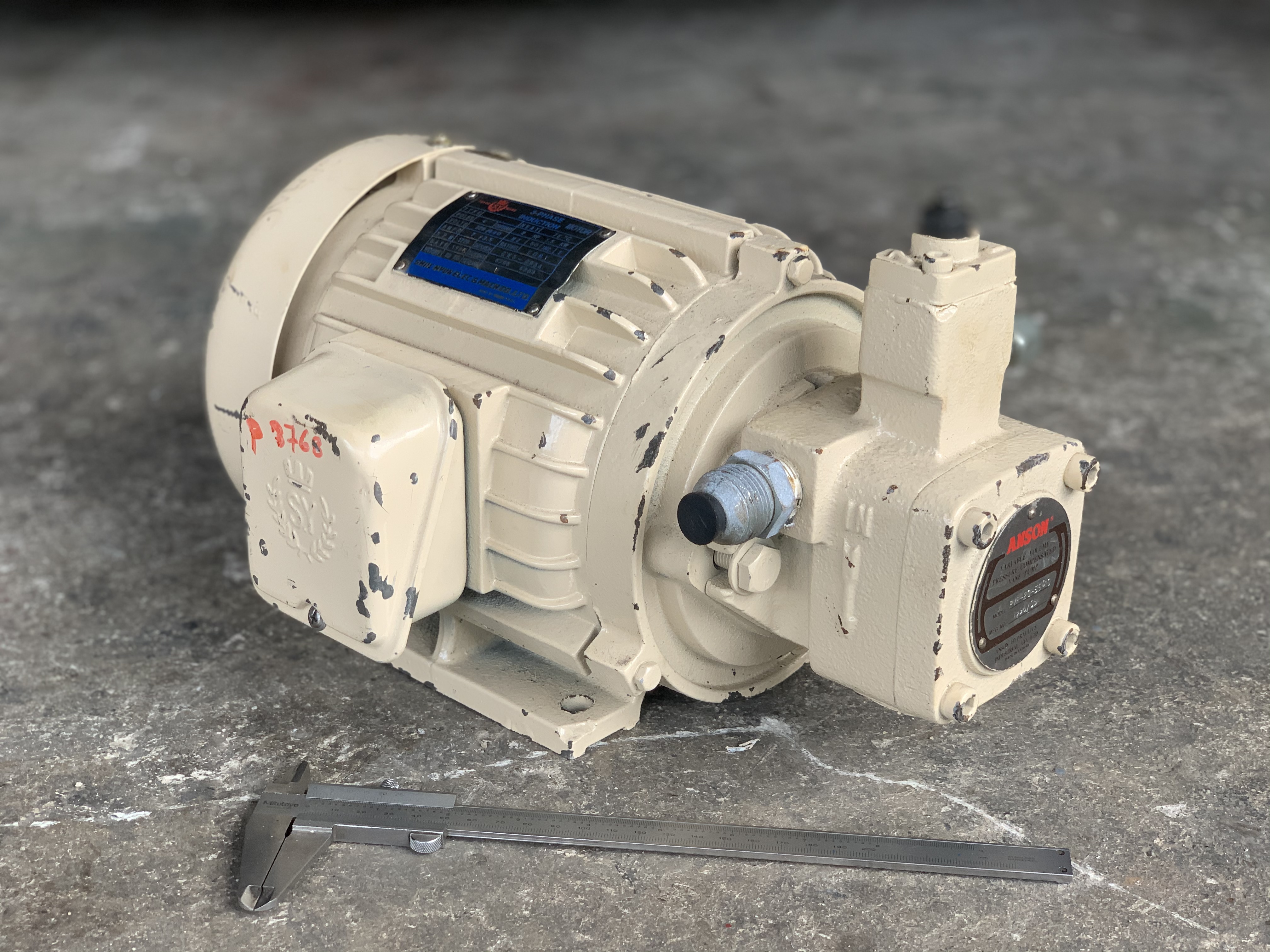 ขายชุดมอเตอร์ปั๊มไฮโดรลิค Anson Hydraulics ขนาด 2Hp. 220/380V made in Taiwan สภาพสวยใหม่มาก ใช้เทสงานไม่กี่ชั่วโมง พร้อมใช้งาน  ราคา 5,000 บาท