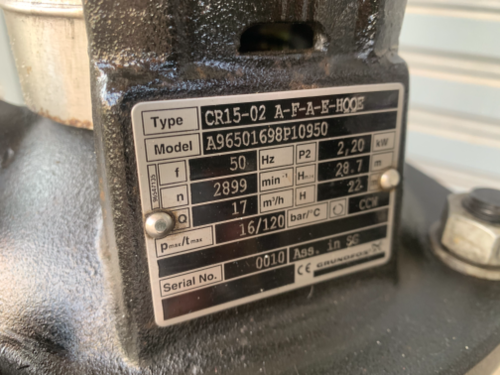 ขายปั๊มน้ำแรงดันสูงทรงตั้ง Grundfos 3HP. 220/380V ขนาดท่อ 2.5 นิ้ว สภาพสวยใหม่มาก หมุนนิ่ม พร้อมใช้งาน มี 2ตัวครับ