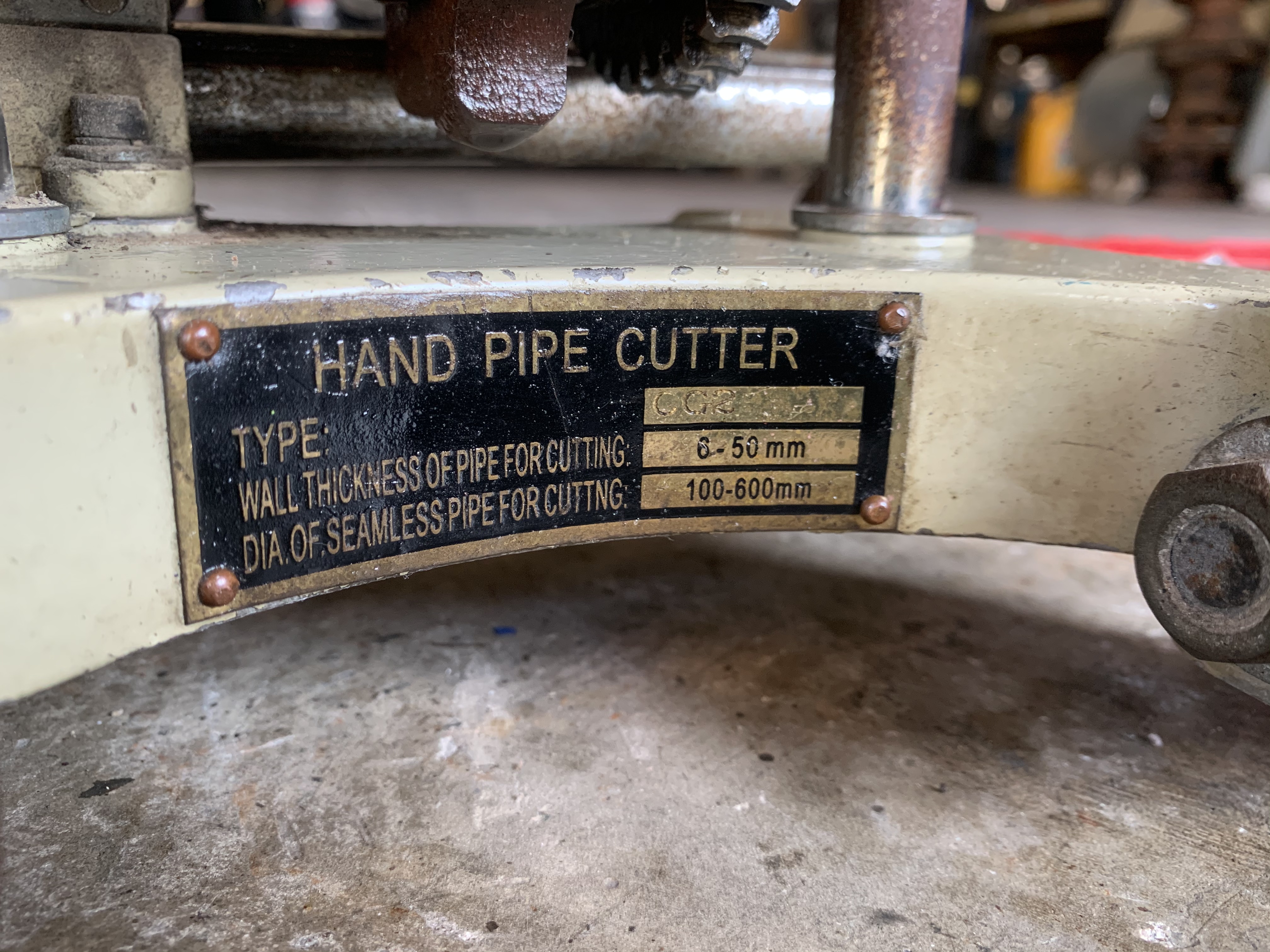 ขายเครื่องตัดท่อกลม แบบใช้แก๊ส Hand Pipe Cutter CG2 สภาพสวยเก่าเก็บ อุปกรณ์ลูกโซ่ครบ พร้อมใช้งาน ราคา 7,800 บาท