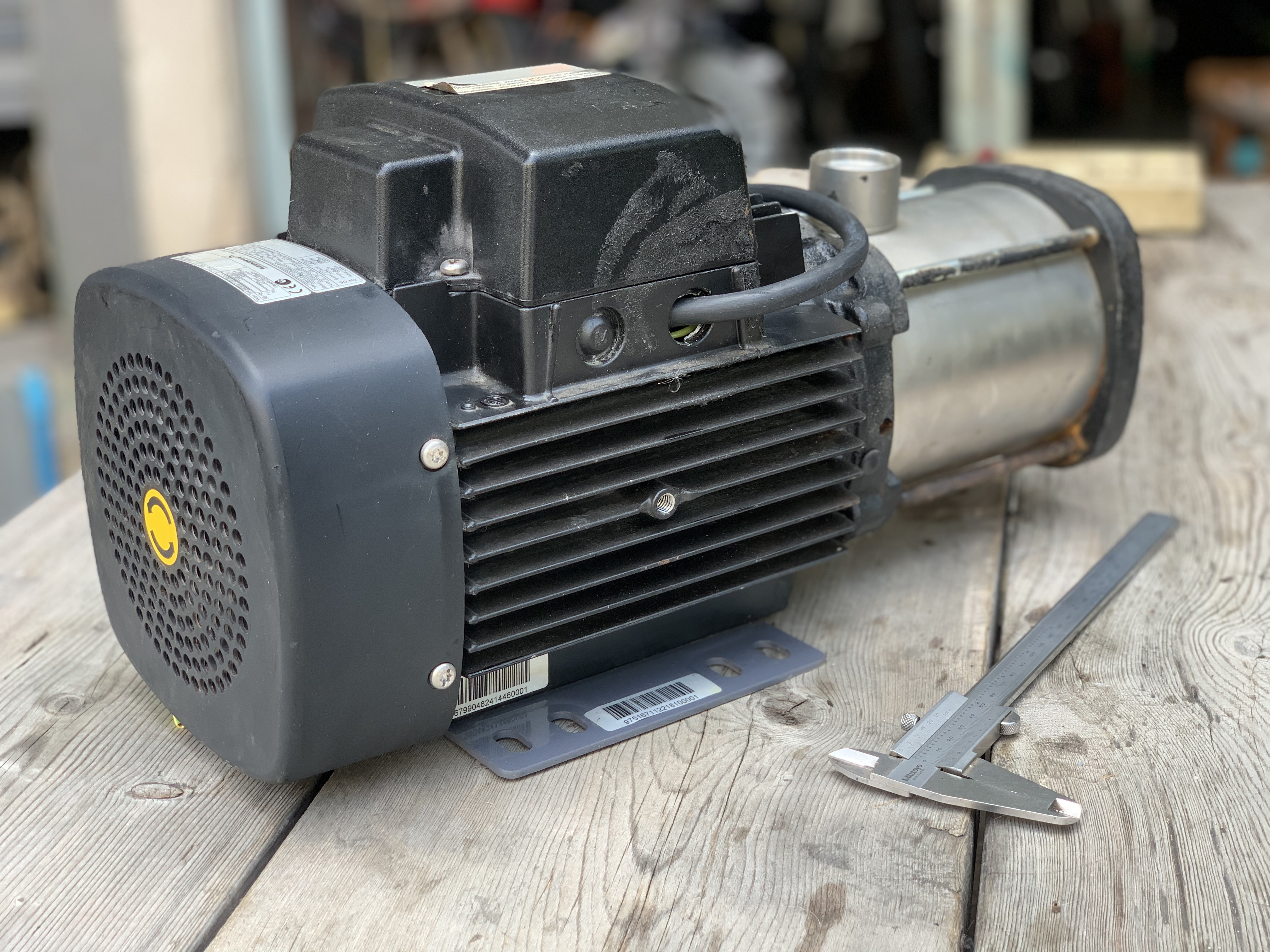 ขายปั๊มน้ำหัวสแตนเลสแรงดันสูง Grundfos 1.74HP. 220V ไฟบ้าน รุ่นนี้หายากครับ สภาพสวยใหม่มาก หมุนนิ่มเดิมๆ พร้อมใช้งาน ราคา 6,800 บาท ขายปั๊มน้ำหัวสแตนเลสแรงดันสูง Grundfos 1.74HP. 220V ไฟบ้าน รุ่นนี้หายากครับ สภาพสวยใหม่มาก หมุนนิ่มเดิมๆ พร้อมใช้งาน ราคา 6,800 บาท