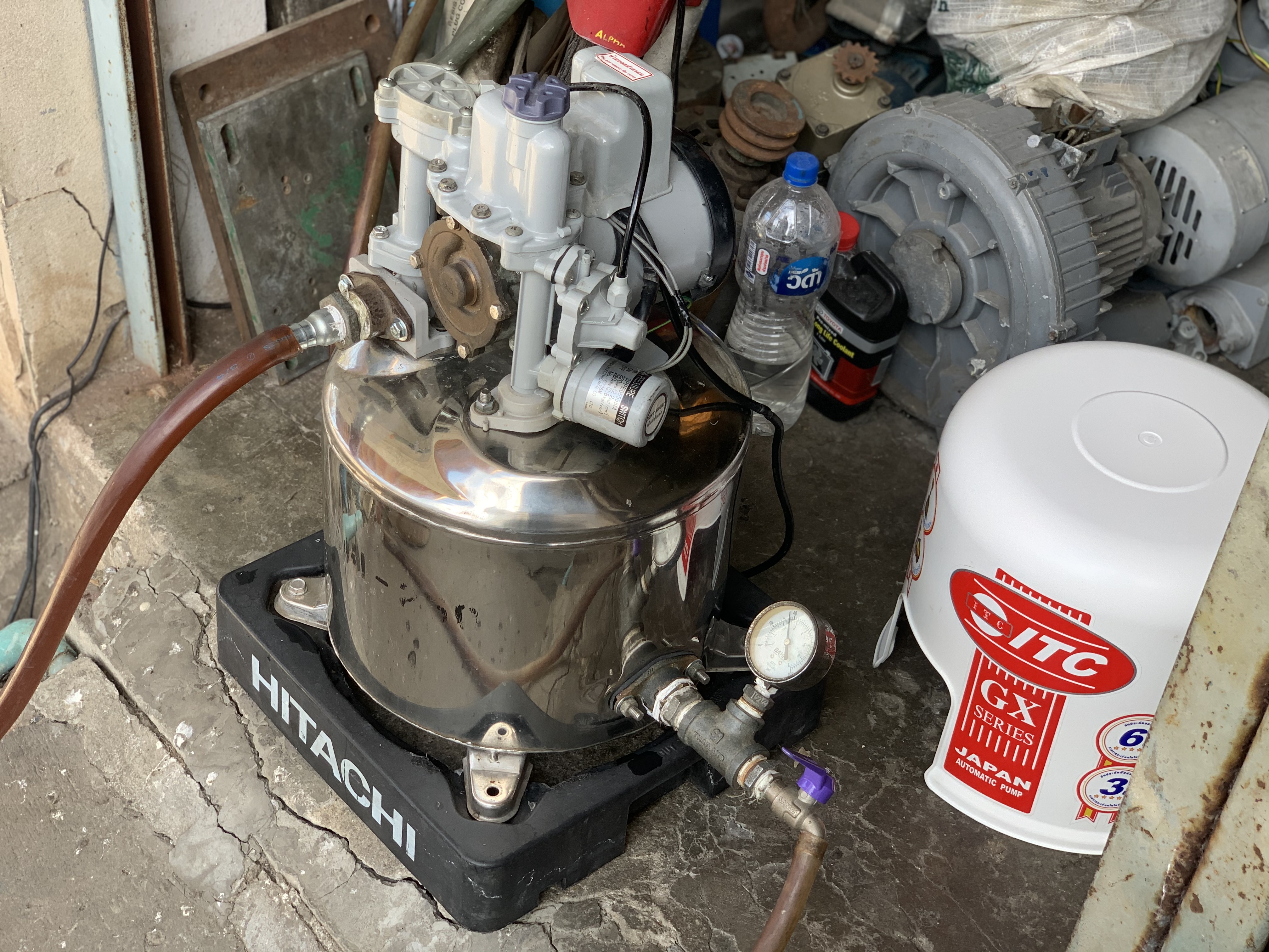 ขายปั๊มน้ำอัตโนมัติ Hitachi(ITC) 300W ถังสแตนเลส ใส่ฝาครอบของใหม่ให้ครับ หมุนนิ่ม พร้อมใช้งาน ไม่มีรั่วซึม ตรวจเช็คแรงดันเรียบร้อย พร้อมใช้งาน