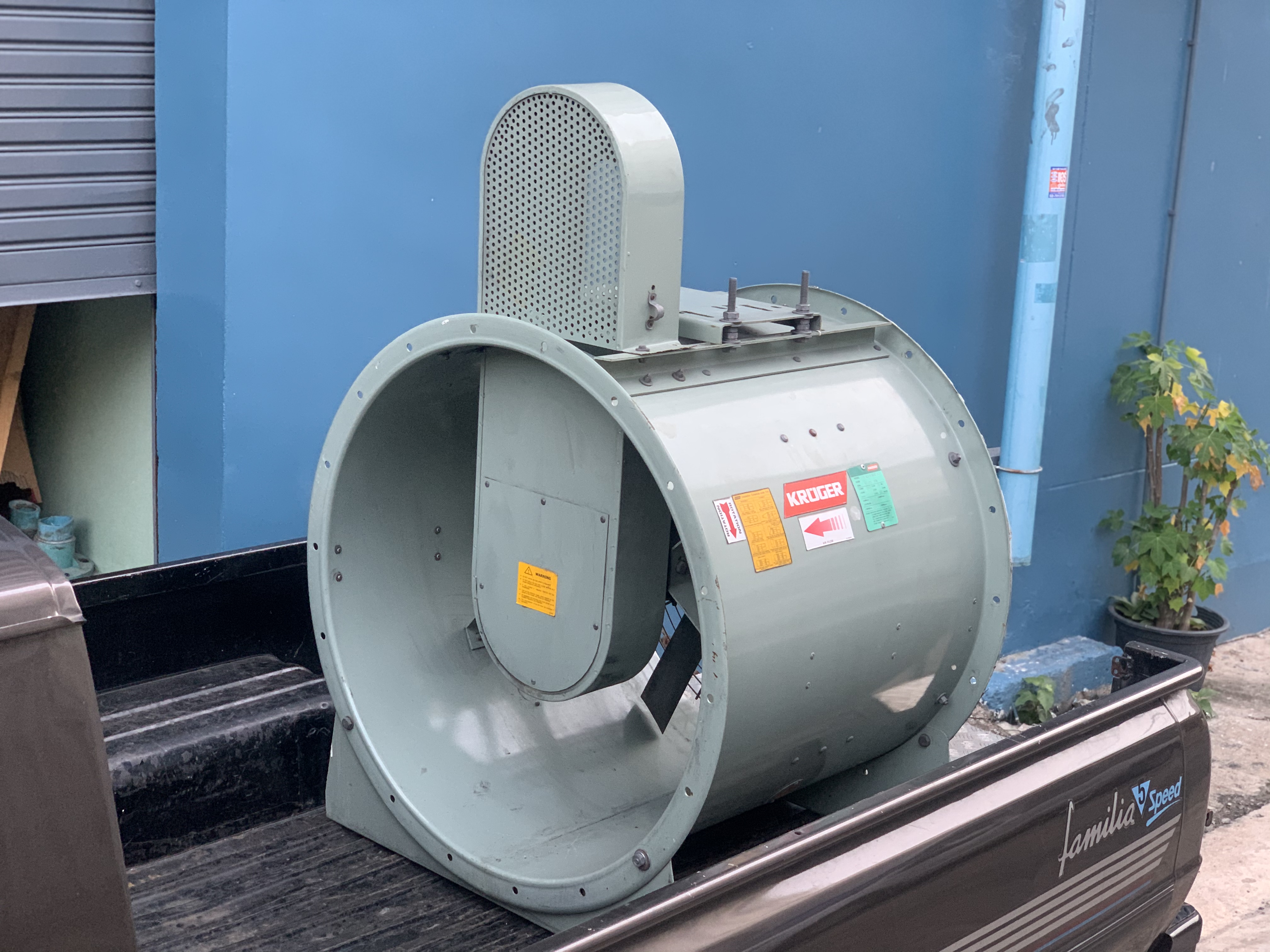 ขายโครงพัดลมท่อ-ถัง Kruger เดิมใส่กับมอเตอร์ขนาด 3HP. สภาพสวยใหม่มาก ใบพัดอลูมิเนียม หมุนนิ่ม พร้อมใช้งาน(ใส่มอเตอร์ หรือเครื่องยนต์ได้เลยครับ) ขายโครงพัดลมท่อ-ถัง Kruger เดิมใส่กับมอเตอร์ขนาด 3HP. สภาพสวยใหม่มาก ใบพัดอลูมิเนียม หมุนนิ่ม พร้อมใช้งาน(ใส่มอเตอร์ หรือเครื่องยนต์ได้เลยครับ)