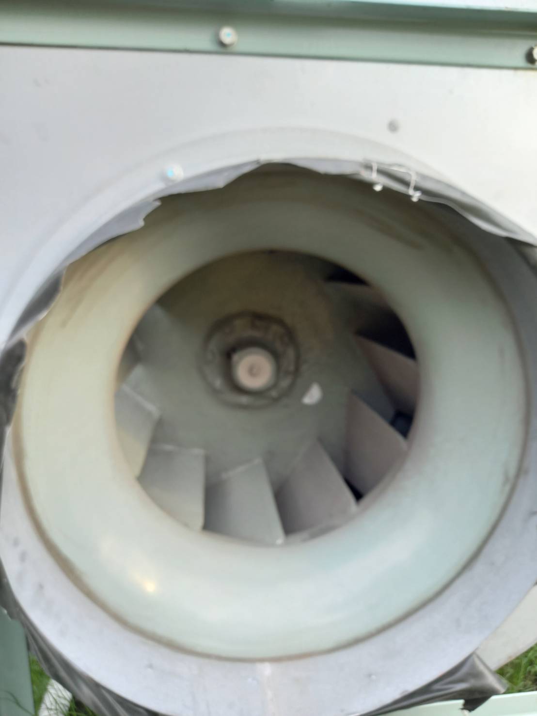 ขาย พัดโบว์เวอร์มอเตอร์ 2.9แรง มือสอง ใช้งานได้ปกติ  สภาพดีมากสนใจทักมาสอบถามได้ค่ะ 0852254655