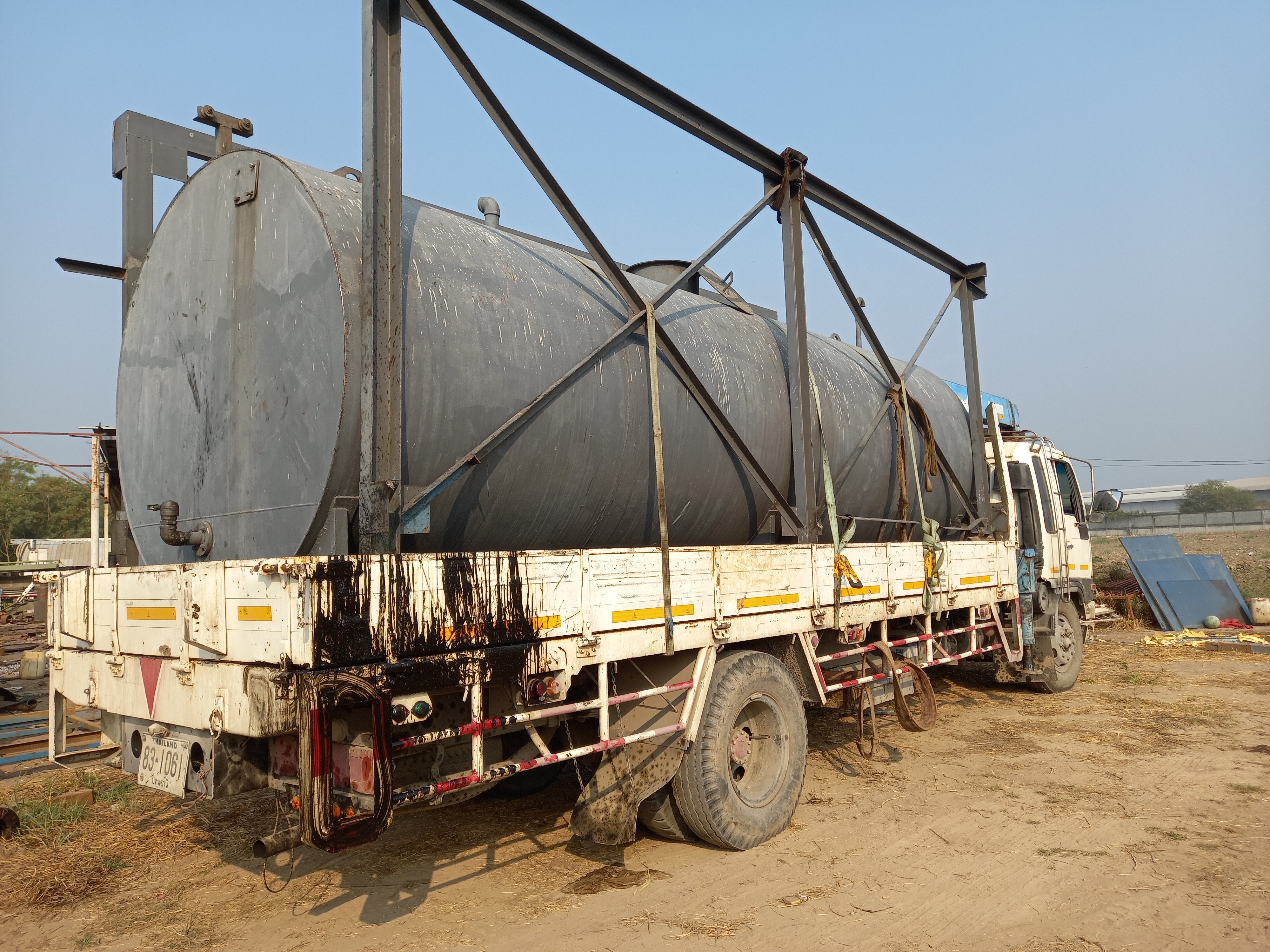 ขายถังน้ำมัน18000ลิตรมือสองเข้ามาใหม่ สภาพสวยพร้อมทาสีล้างในให้สะอาดถังสวยไม่มีบุบสนใจสั่งจองได้ค่ะ 0852254655