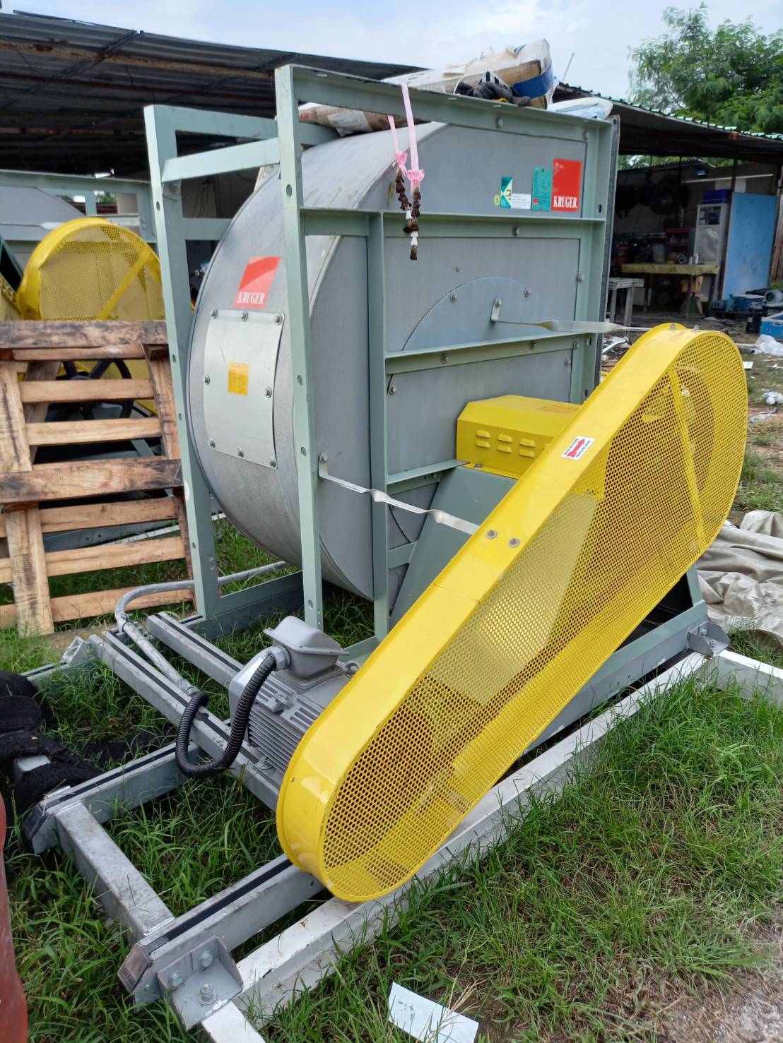 ขาย พัดลมโบว์เวอร์KRUGER 2.9แรง มือสอง สภาพดีมาก ใช้งานได้ปกติ สนใจทักมาได้ค่ะ 0852254655