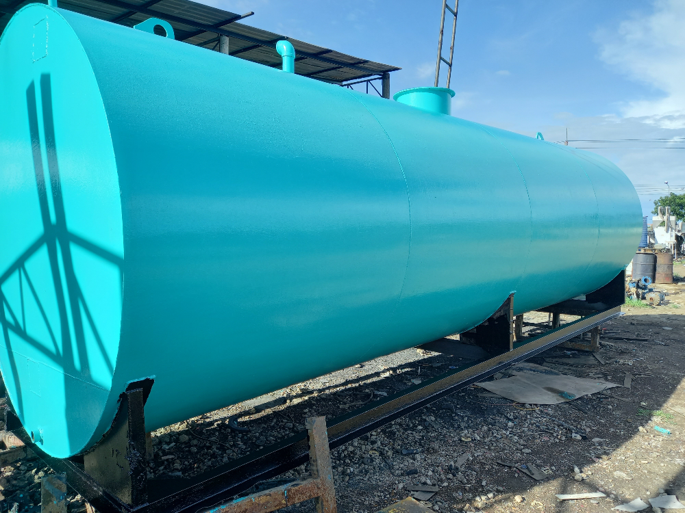 ขาย ถังน้ำมัน 18000 ลิตร มือสอง กว้าง 1.95ม.ยาว 6.10ม.หนา 6มิล สภาพดีมากสนใจทักมาค่ะ 0852254655