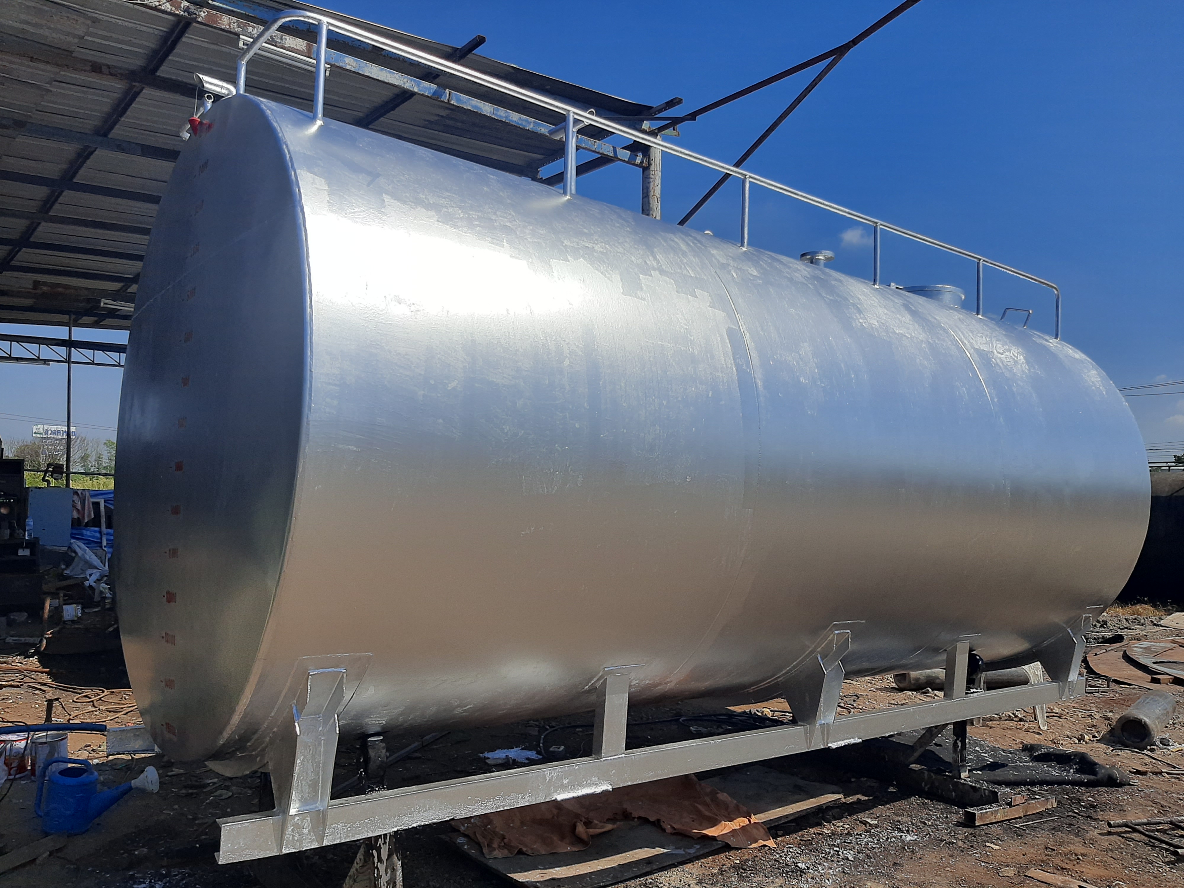 ขาย ถังน้ำมัน 15000ลิตรมือสอง หนา 4มิลกว้าง 2.04ม.ยาว4.62ม.สภาพดีสนใจทักมาได้ค่ะ 0917926651