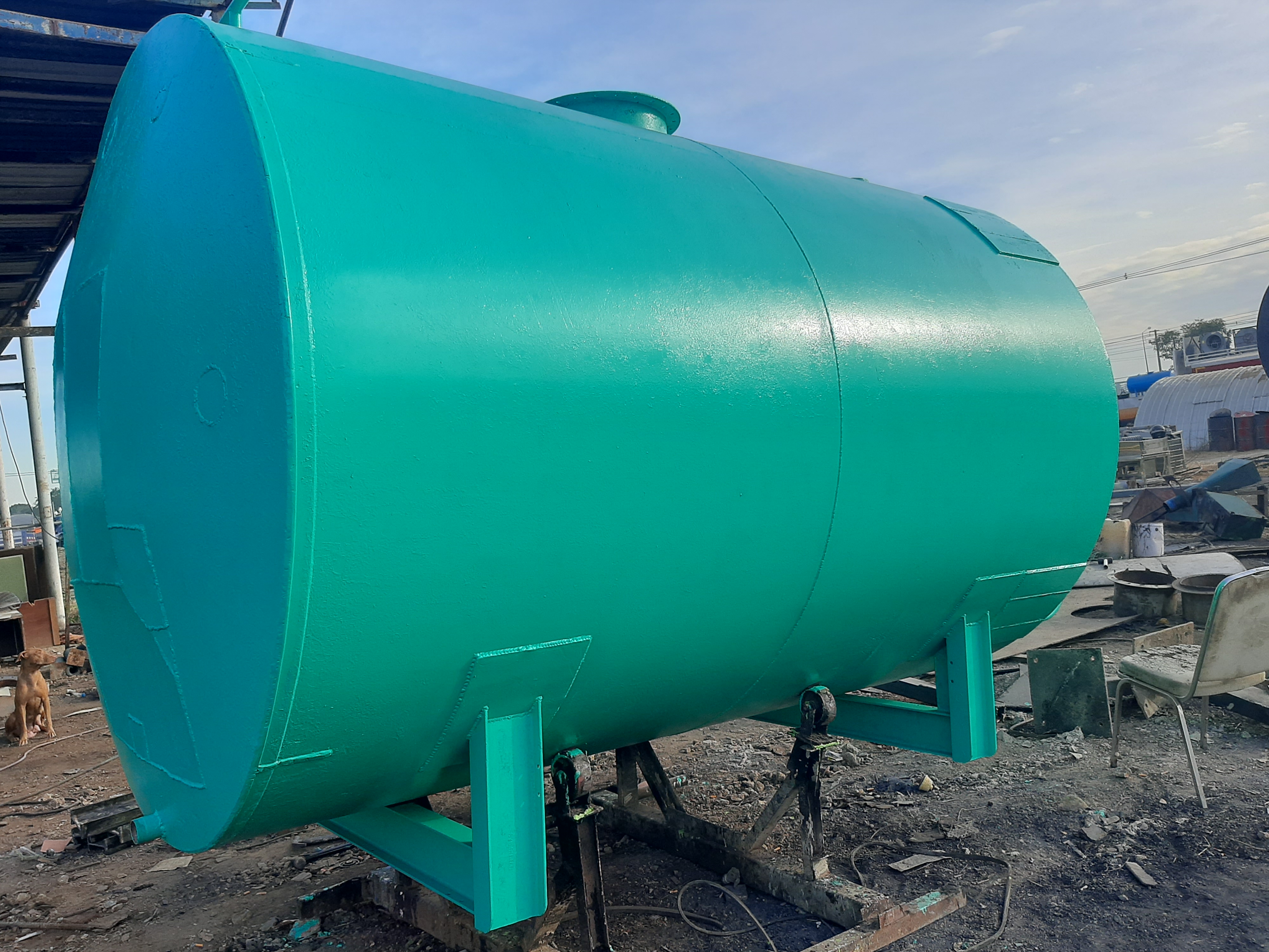 ขาย ถังน้ำ ถังน้ำมันมือสอง 10000ลิตร เหล็กหนา6มิล กว้าง1.90ม.ยาว3.80ม.สภาพดีสนใจทักมาได้ค่ะ0917926651