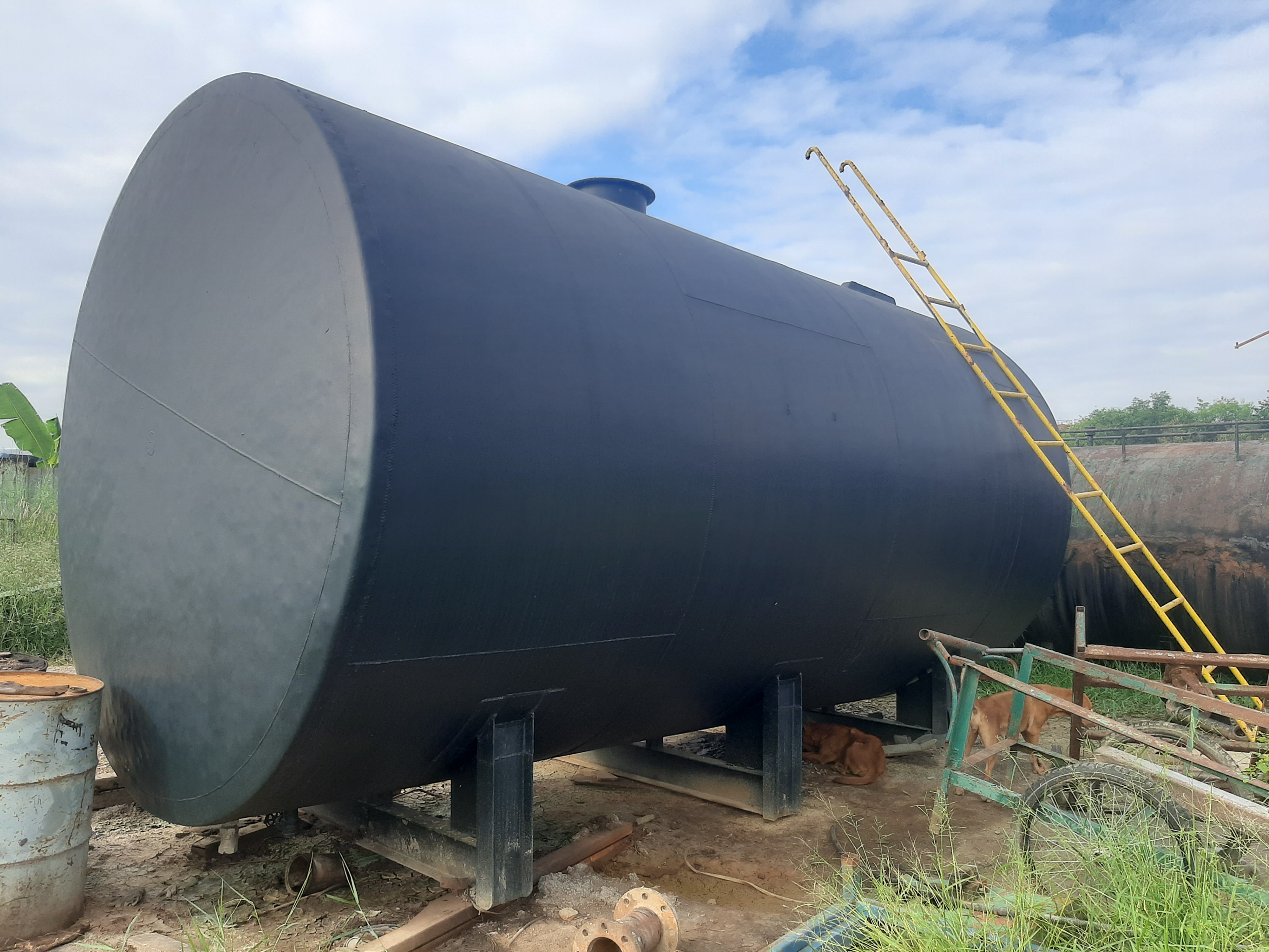 ขาย ถังน้ำมัน ถังน้ำ 35000 ลิตร เหล็กหนาไม่มีบุบ ไม่มีรั่ว ยาว 5.37ม.กว้าง 2.90ม.สภาพดีมากสนใจทักมาค่ะ ขาย ถังน้ำมัน ถังน้ำ 35000 ลิตร เหล็กหนาไม่มีบุบ ไม่มีรั่ว ยาว 5.37ม.กว้าง 2.90ม.สภาพดีมากสนใจทักมาค่ะ