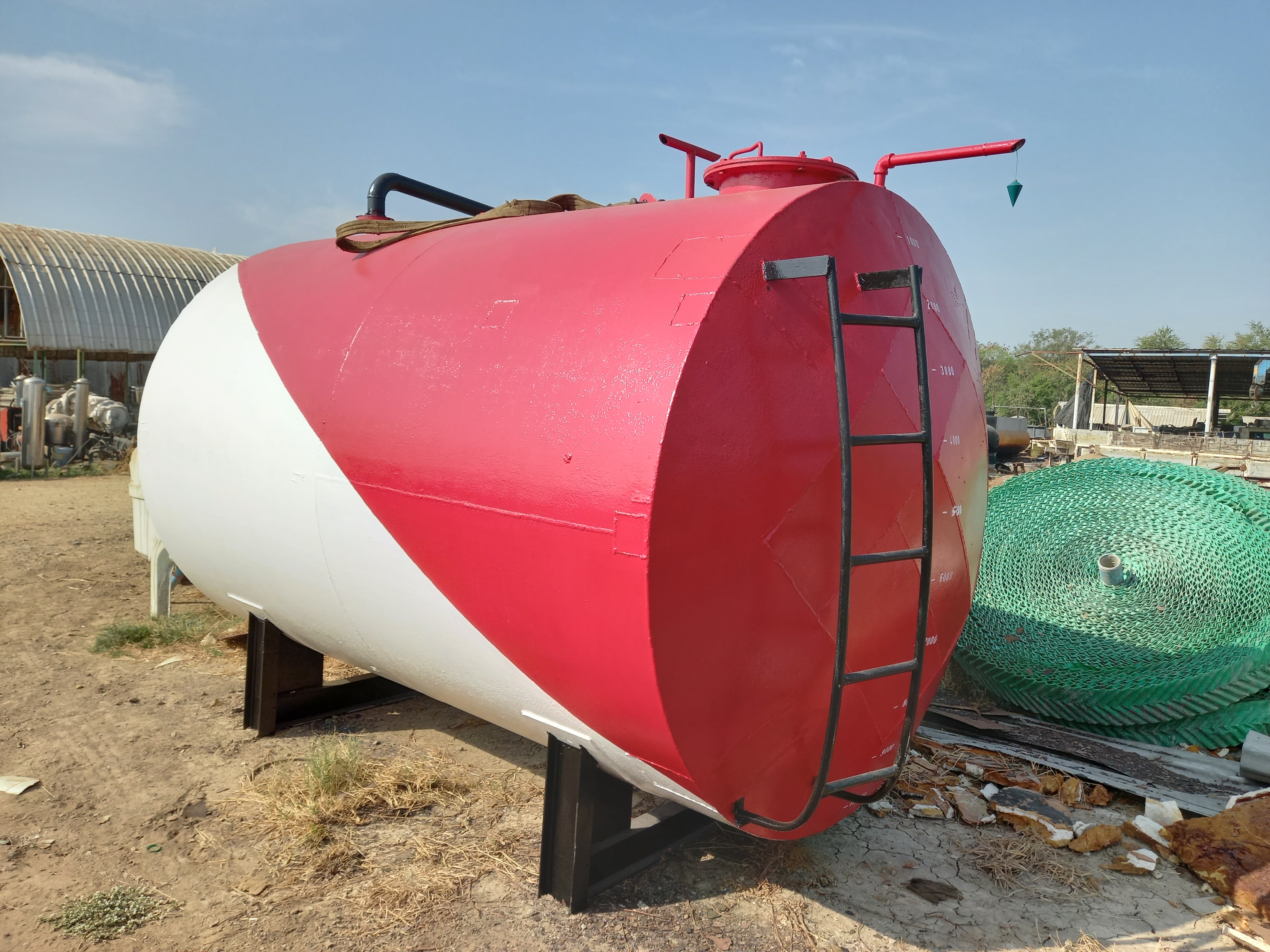 ขาย ถังน้ำมันมือสอง 10000ลิตร เหล็กหนา5มิล กว้าง1.90มยาว3.08ม.สภาพดีสนใจทักมาได้ค่ะ0917926651