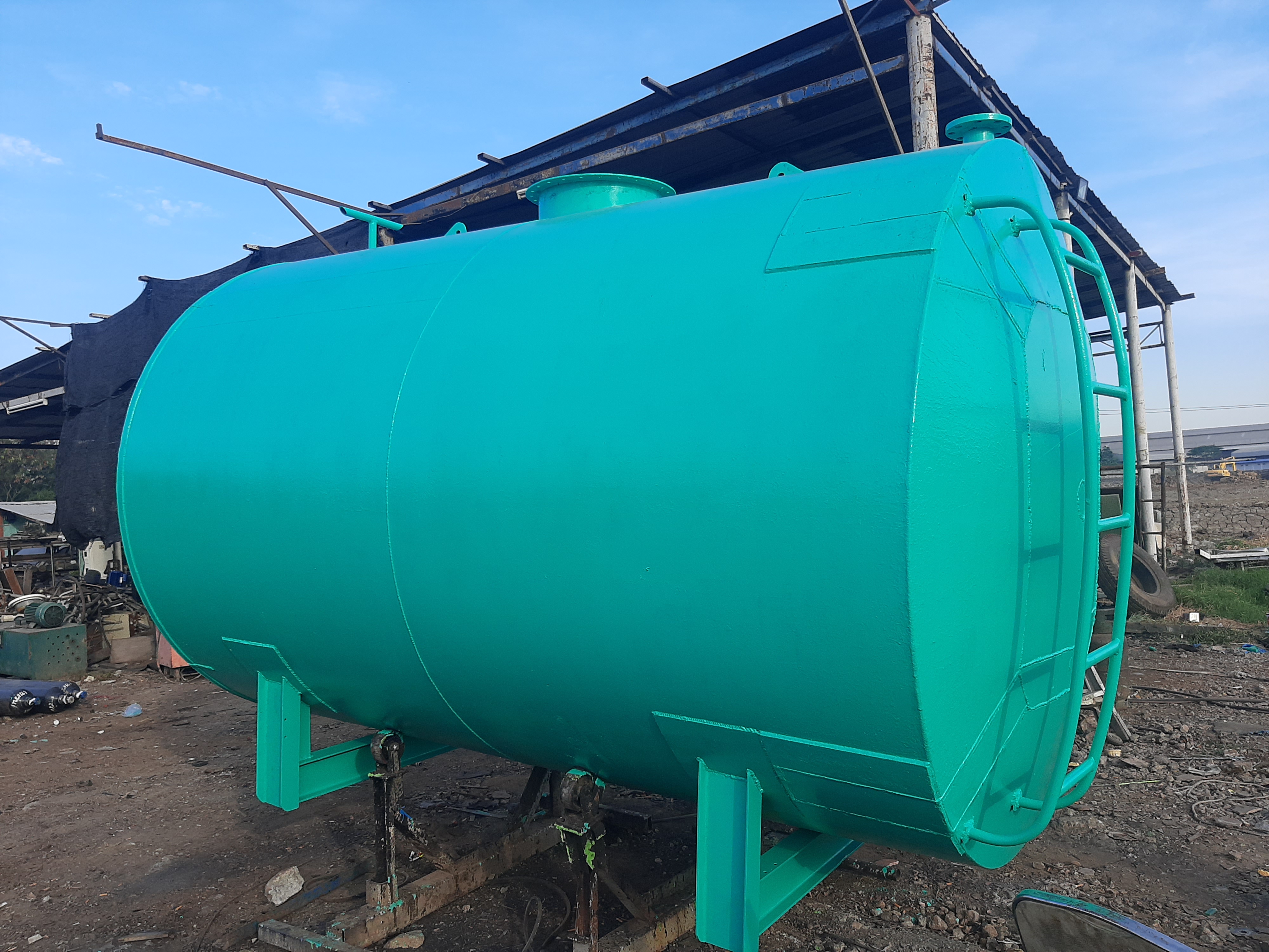 ขาย ถังน้ำ ถังน้ำมันมือสอง 10000ลิตรเหล็กหนา6มิล กว้าง1.90ม.ยาว3.80ม.สภาพดีสนใจทักมาได้ค่ะ0917926651