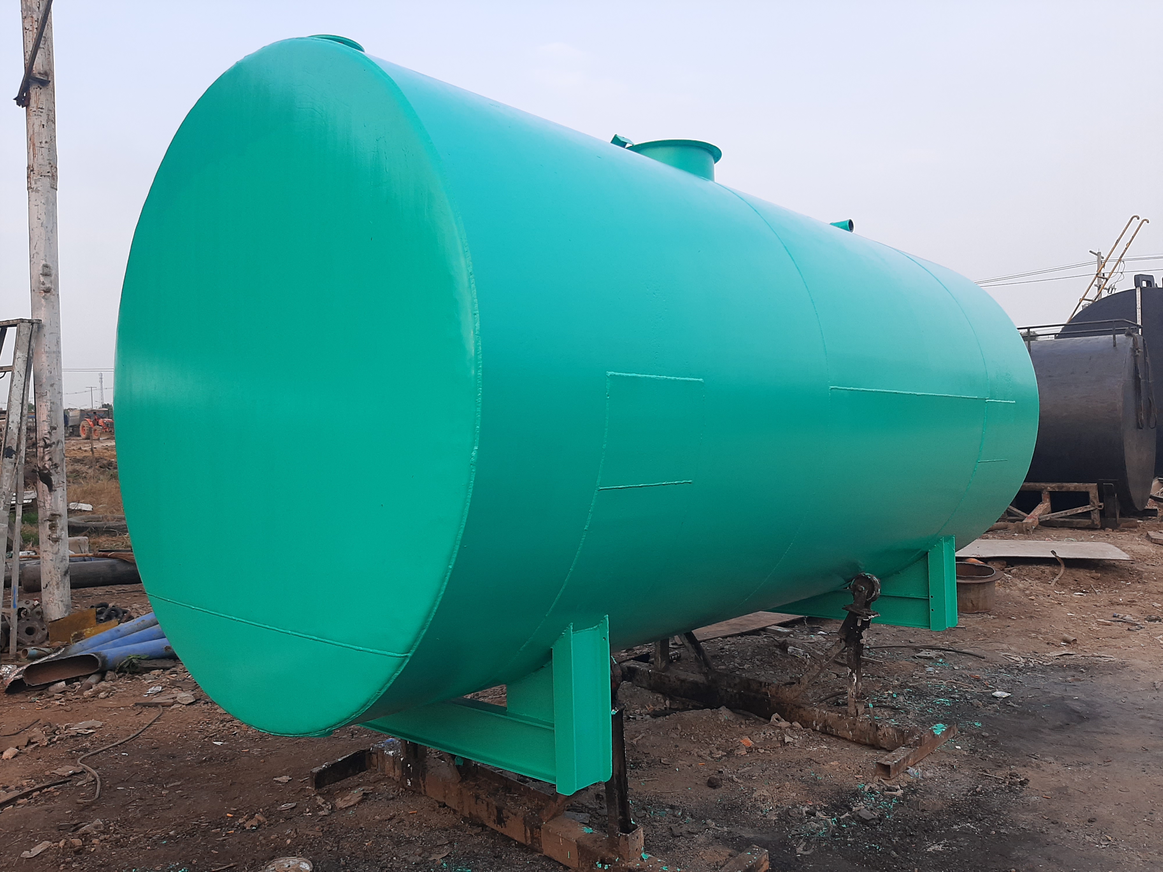 ขาย ถังน้ำมัน ถังน้ำ 9700ลิตร มือสองเหล็กหนา 6มิล ยาว 3.83ม.กว้าง1.80ม.สภาพดีสนใจทักมาได้ค่ะ