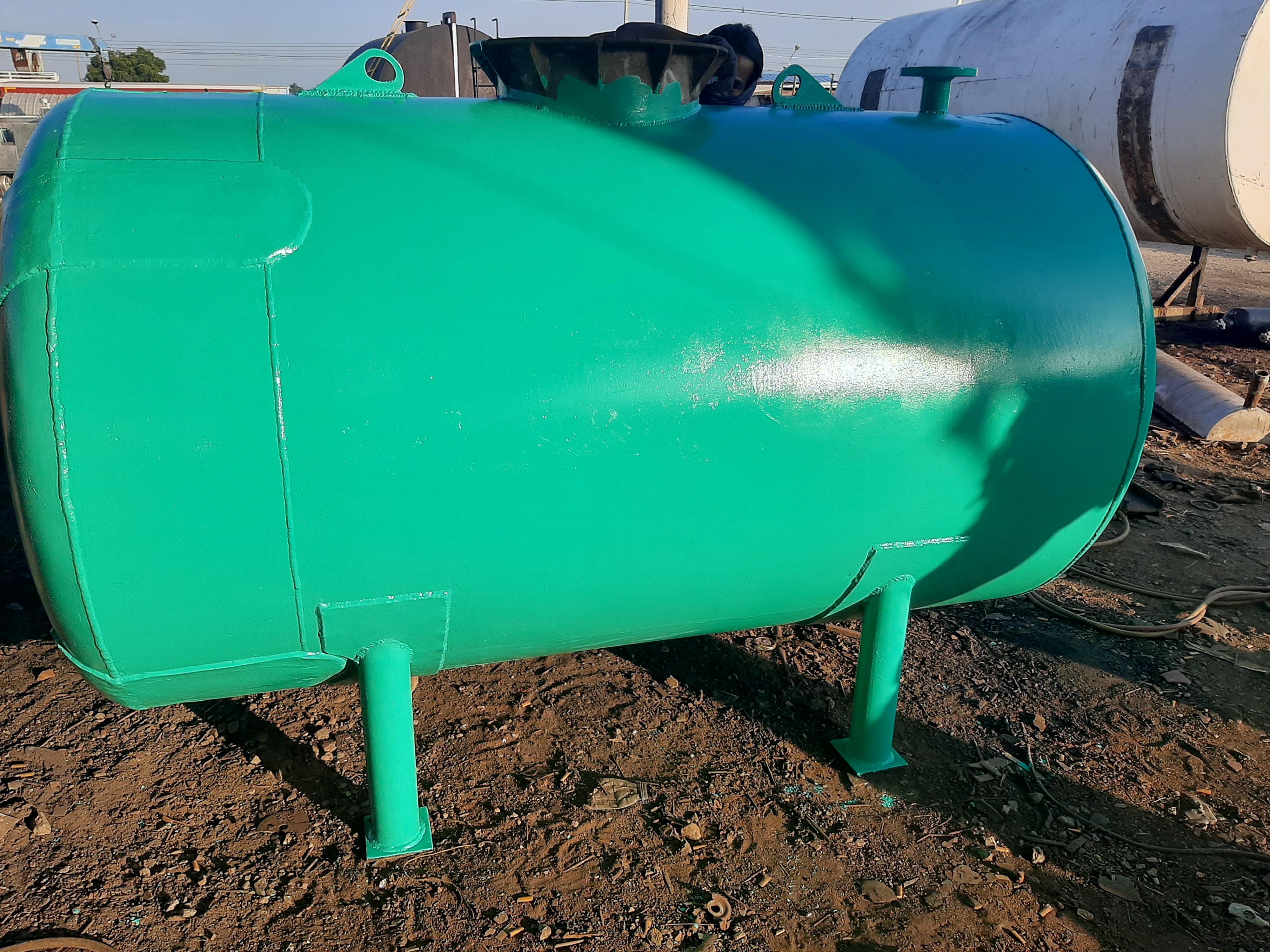 ขาย ถังน้ำมัน ถังน้ำ 2000ลิตรมือสอง สภาพดีสนใจทักมาได้ต่ะ