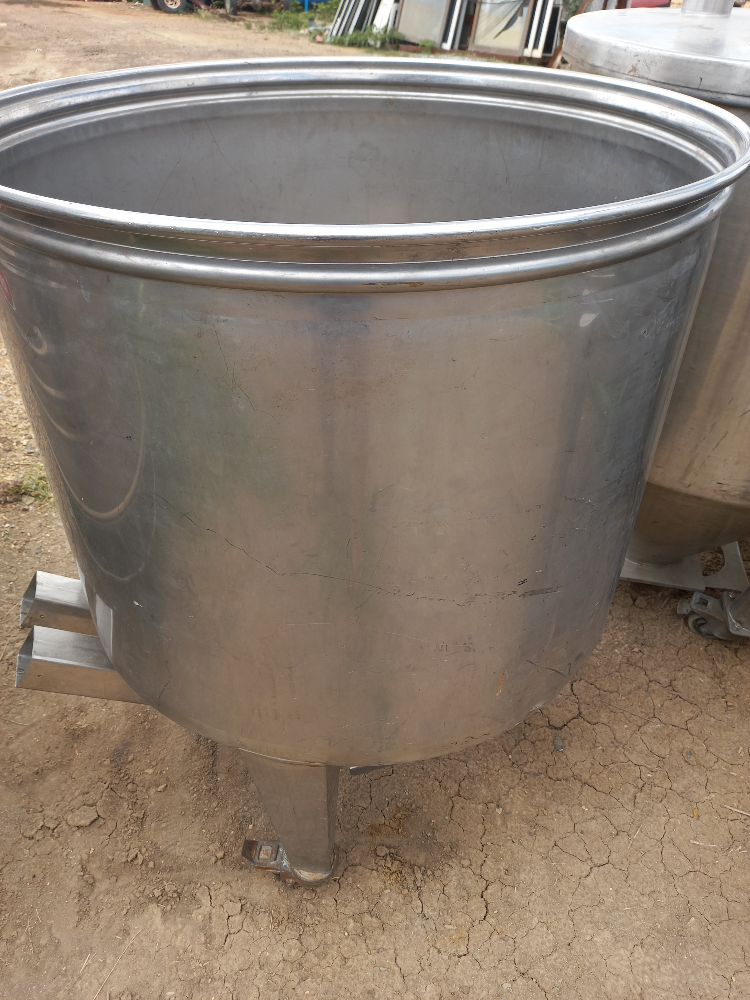 ขาย ถังสแตนเลส 260ลิตรมือสอง กว้าง75เซน สูง60เซน สภาพดีสนใจทักมาค่ะ0852254655 ขาย ถังสแตนเลส 260ลิตรมือสอง กว้าง75เซน สูง60เซน สภาพดีสนใจทักมาค่ะ0852254655