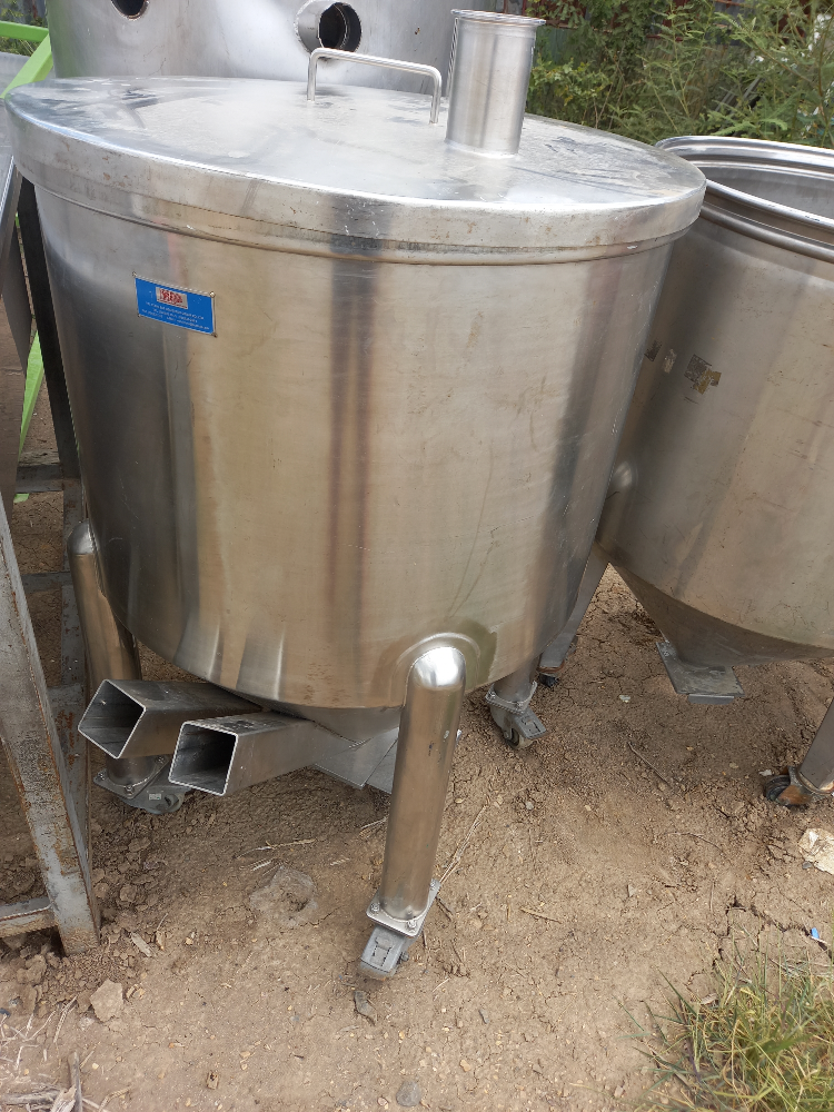 ขาย ถังสแตนเลส 260ลิตรมือสอง กว้าง75เซน สูง60เซน สภาพดีสนใจทักมาค่ะ0852254655 ขาย ถังสแตนเลส 260ลิตรมือสอง กว้าง75เซน สูง60เซน สภาพดีสนใจทักมาค่ะ0852254655