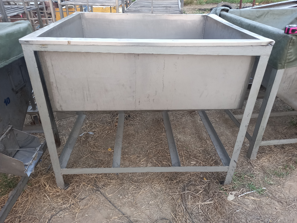 ขาย อ่างสแตนเลส 316 มือสอง ขนาด 110x120 สภาพสวยมาก สนใจทักมาได้ค่ะ 0852254655