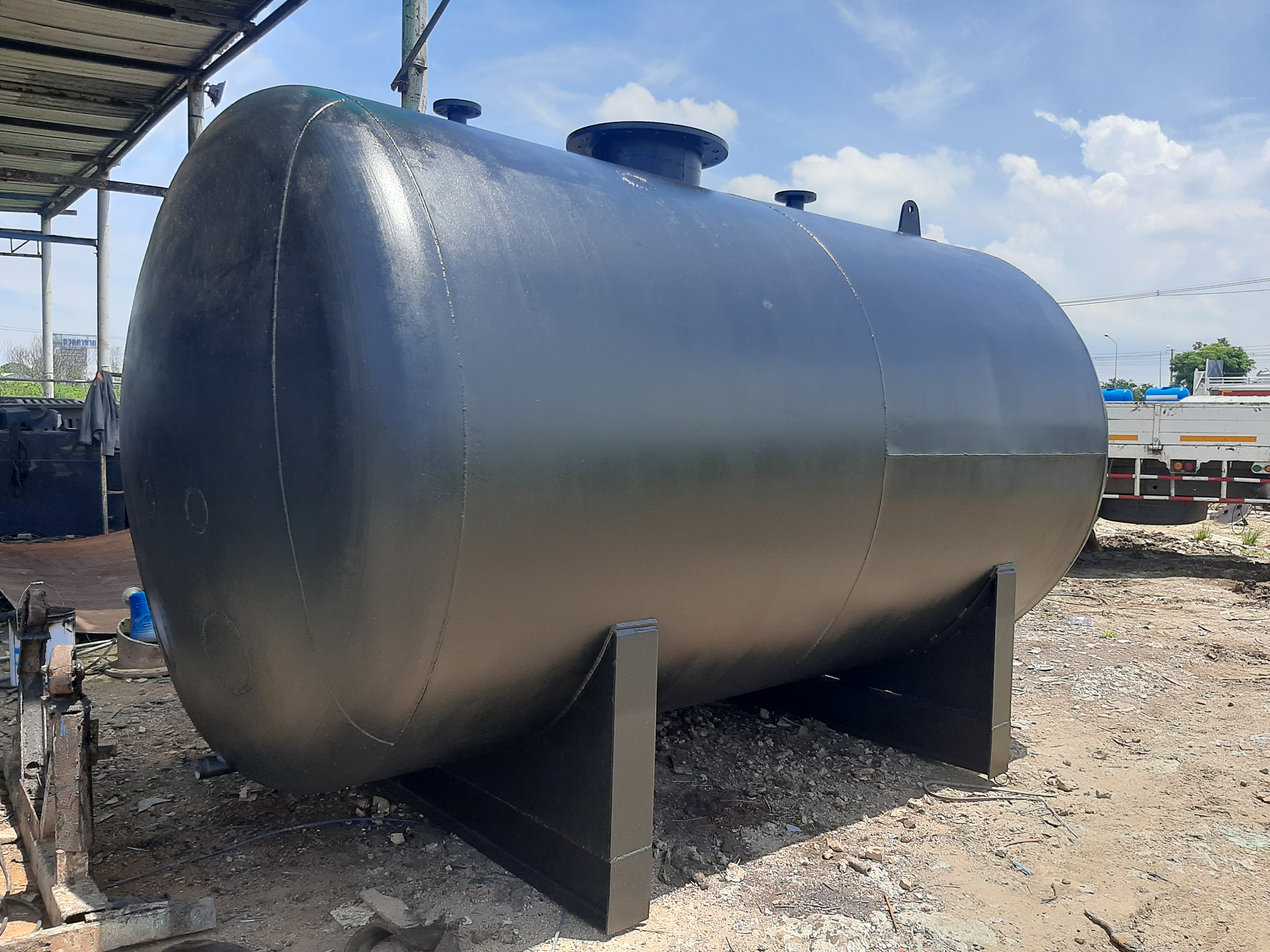 ขาย ถังน้ำมัน 10000ลิตร มือสองทรงสวยเหล็กหนา สภาพดีไม่มีบุบไม่มีรั่ว สนใจทักมาได้ค่ะ 0917926651