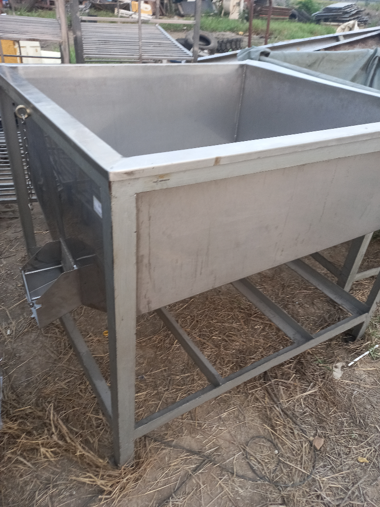 ขาย อ่างสแตนเลส 316 มือสอง ขนาด 110x120 สภาพสวยมาก สนใจทักมาได้ค่ะ 0852254655