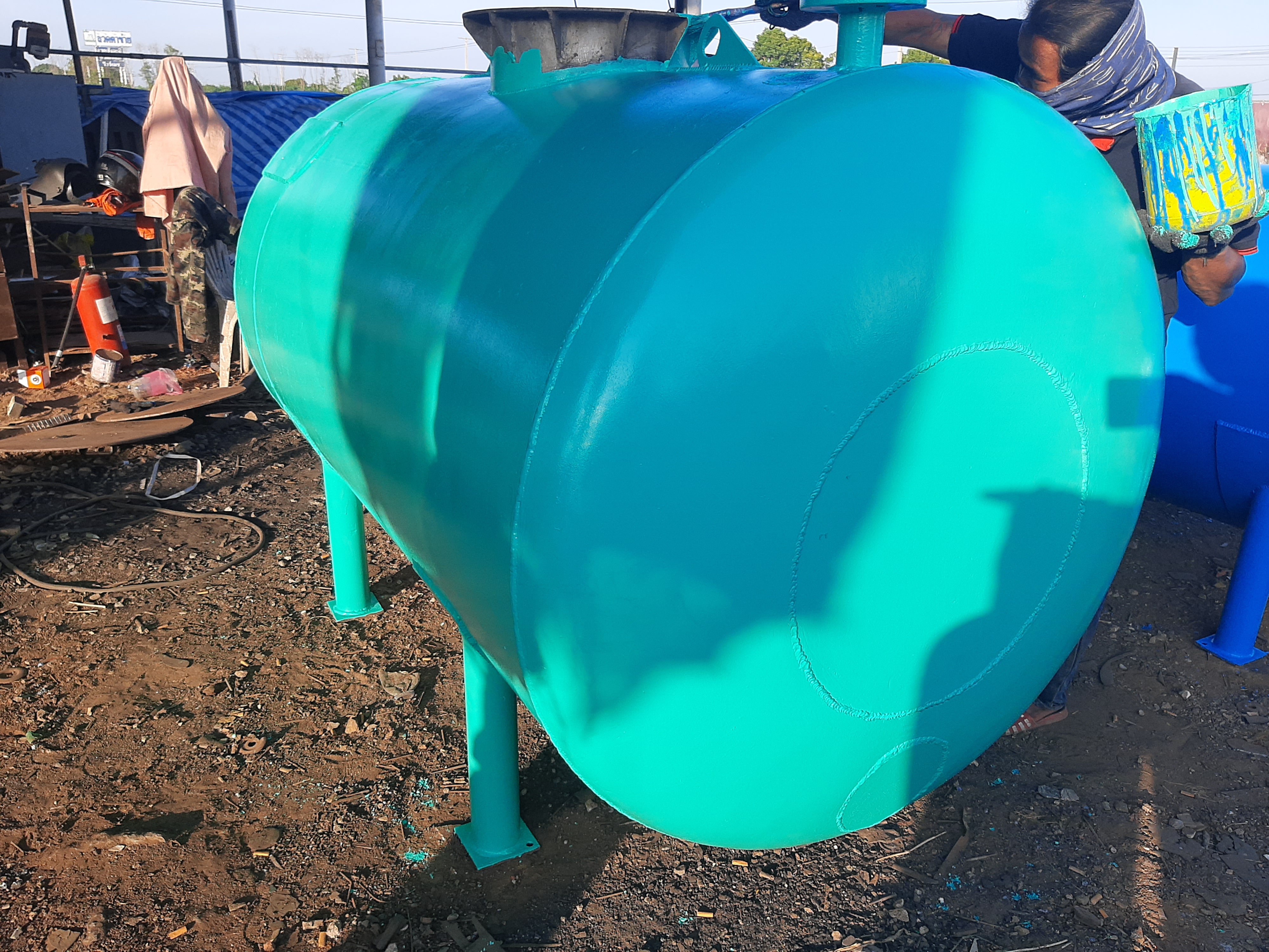 ขาย ถังน้ำมัน ถังน้ำ 2000 ลิตรมือสองหนา 6มิล สภาพดีสนใจทักมาได้ตะ