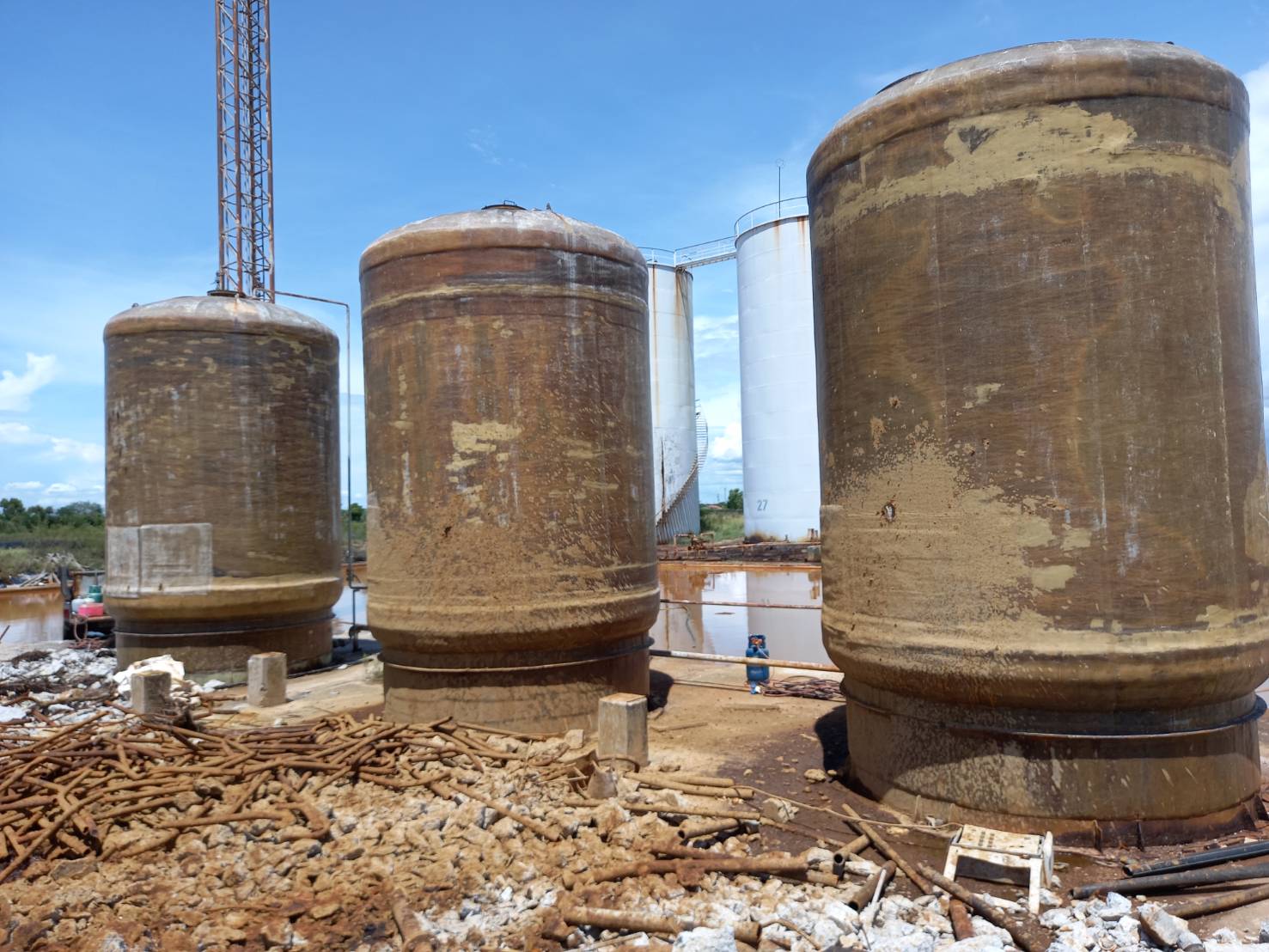 ขาย ถังไฟเบอร์ 47000ลิตรมือสอง ถังใส่น้ำ กว้าง3.50ม.ยาว4.90ม.สภาพดี สนใจทักมาได้ค่ะ0852254655