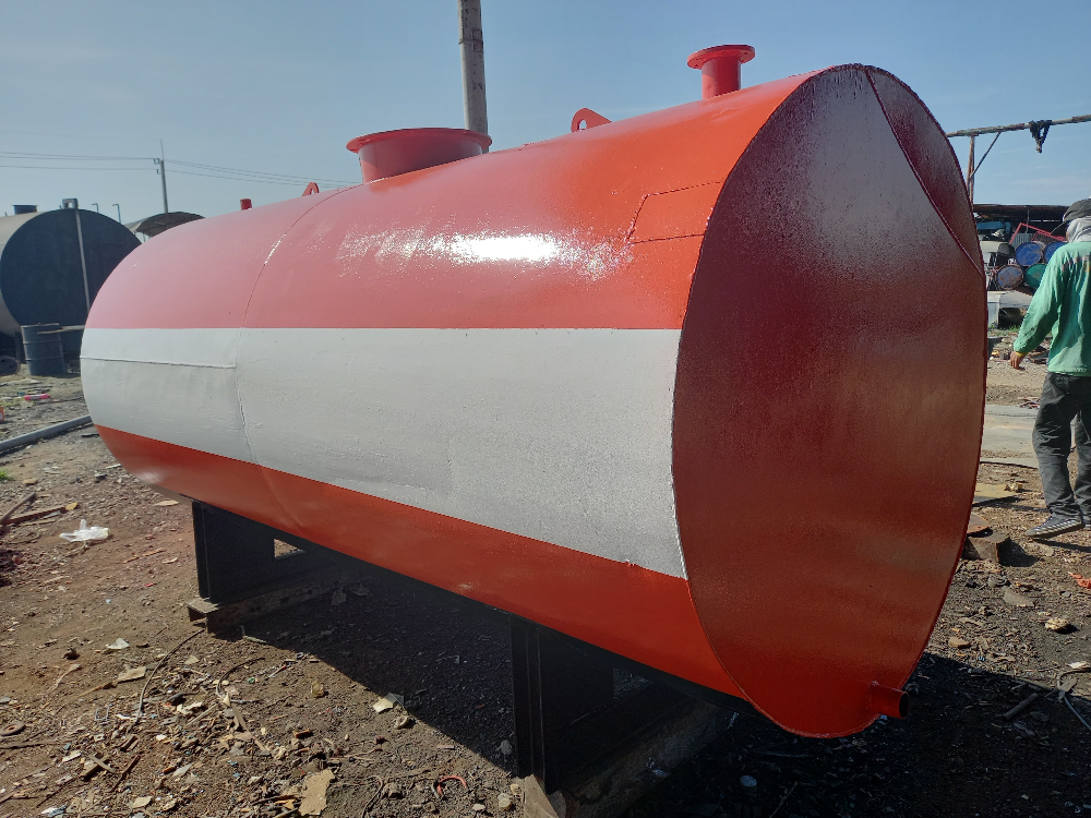 ขาย ถังน้ำมัน 4600ลิตร มือสองกว้าง 1.38ม.ยาว 3.08ม.สภาพดีสนใจทักมาค่ะ 0852254655