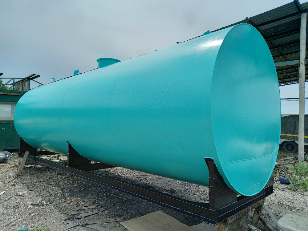 ขาย ถังน้ำมัน 18000 ลิตร มือสอง กว้าง 1.95ม.ยาว 6.10ม.หนา 6มิล สภาพดีมากสนใจทักมาค่ะ 0852254655