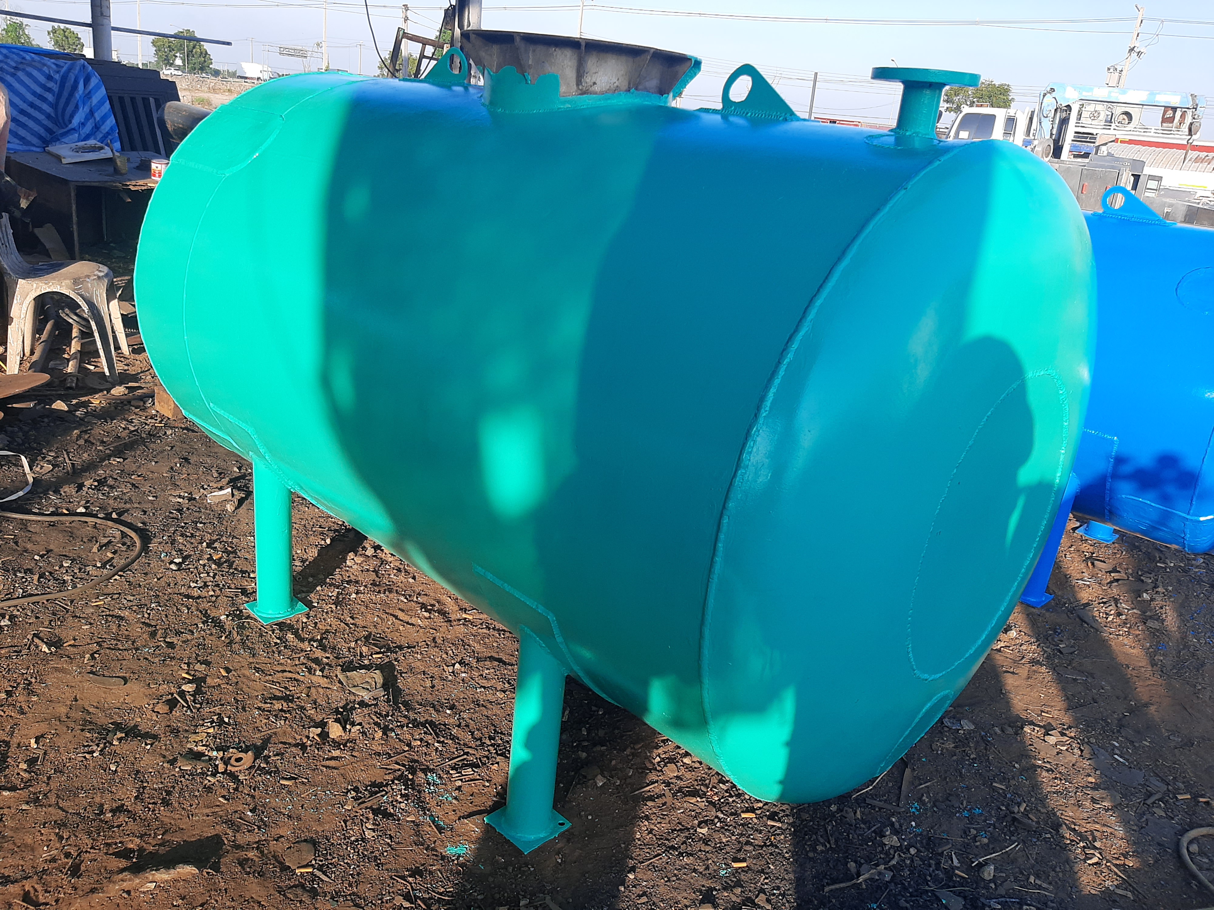 ขาย ถังน้ำมัน ถังน้ำ 2000 ลิตรมือสองหนา 6มิล สภาพดีสนใจทักมาได้ตะ