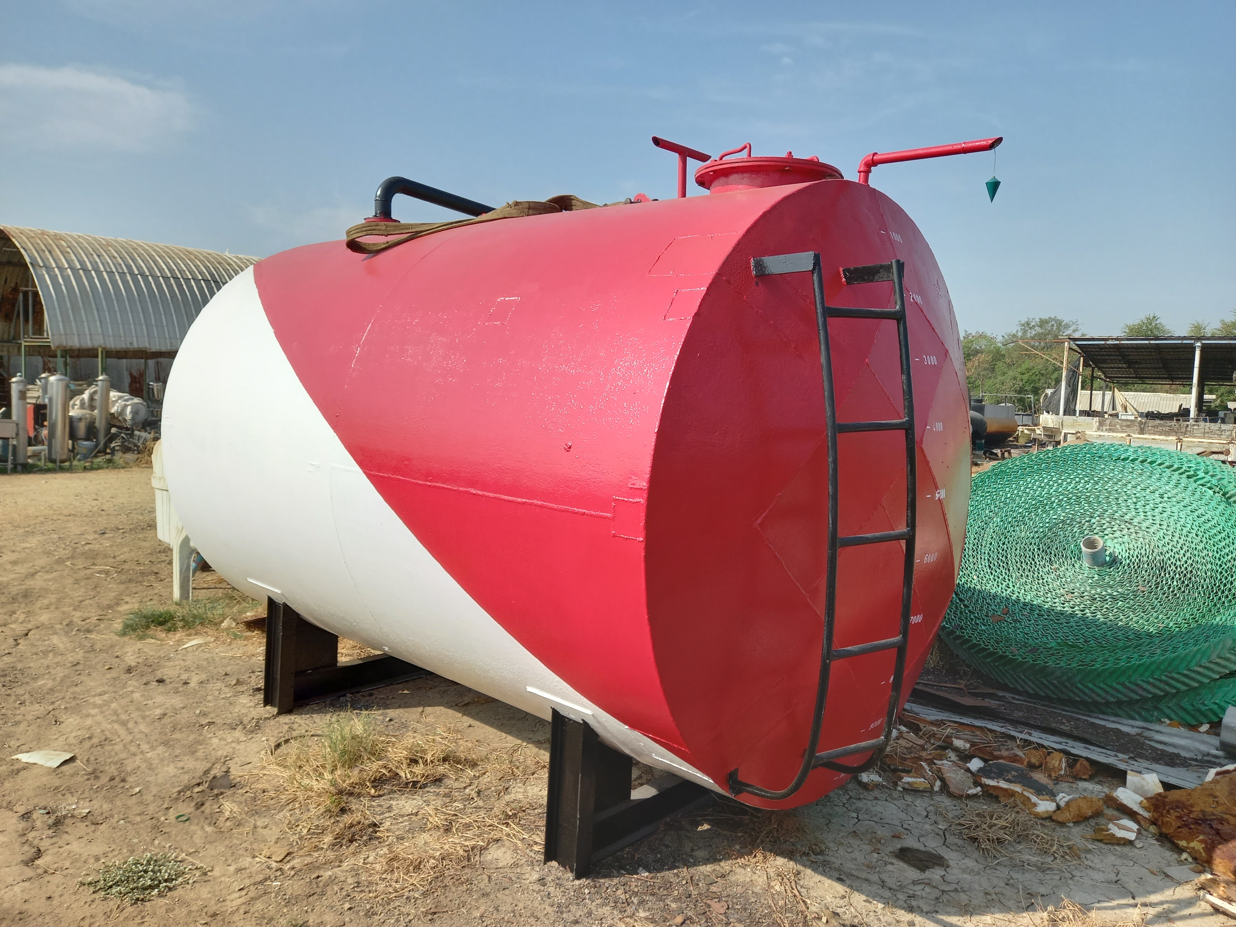 ขาย ถังน้ำมันมือสอง 10000ลิตร เหล็กหนา5มิล กว้าง1.90มยาว3.08ม.สภาพดีสนใจทักมาได้ค่ะ0917926651