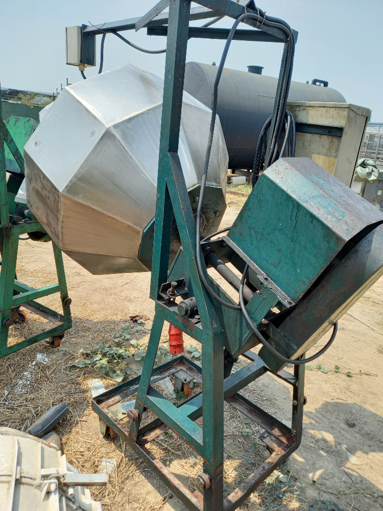 ขาย เครื่องกวนแป้งหรือโม่แป้ง มือสอง สภาพดีใช้งานได้ปกติ สนใจทักมาได้ค่ะ 0852254655