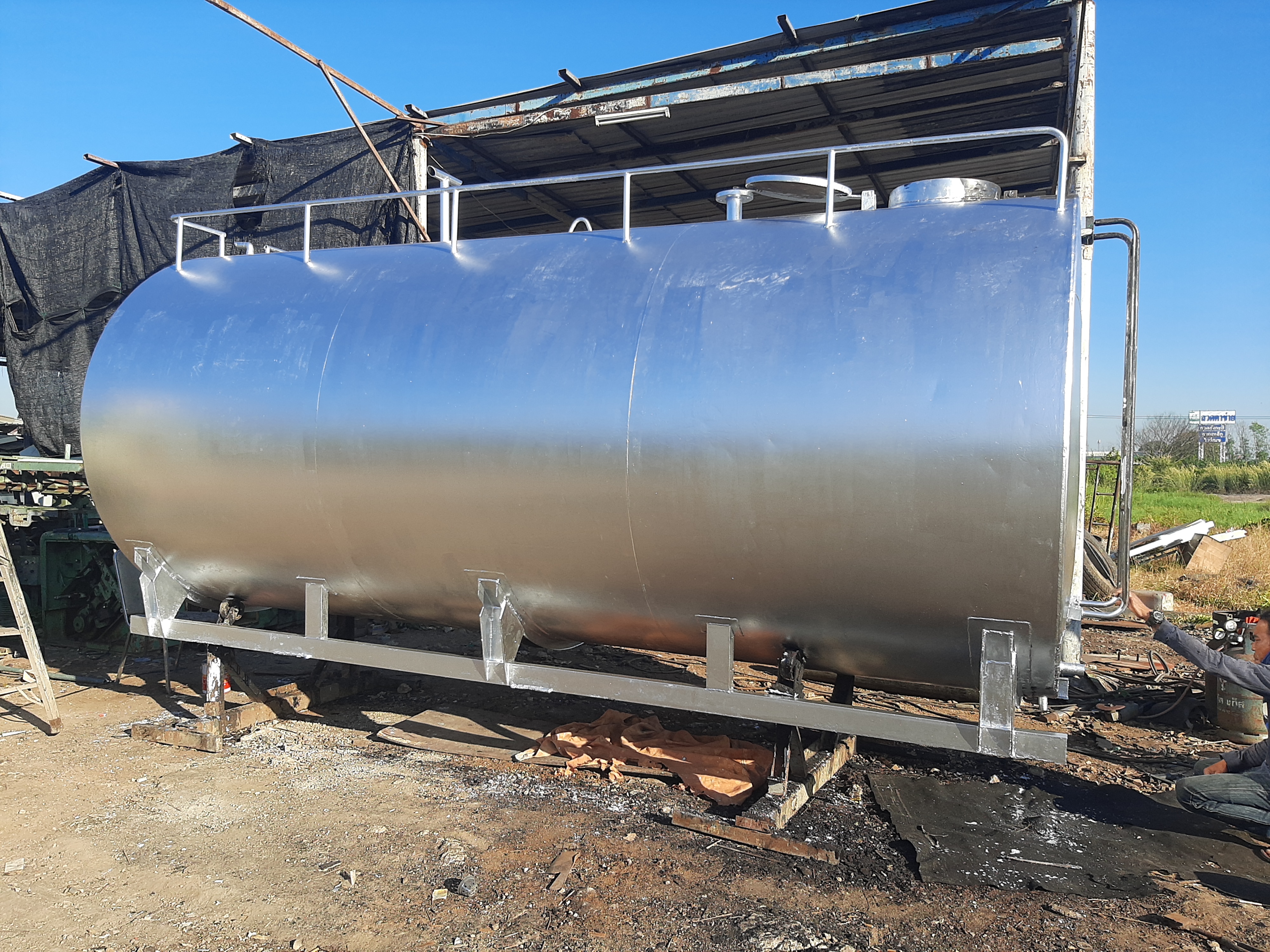 ขาย ถังน้ำมัน 15000 ลิตรมือสอง กว้าง 2.04ม.ยาว4.62ม. หนา4มิล สภาพดีสนใจทักมาได้ค่ะ 0917926651