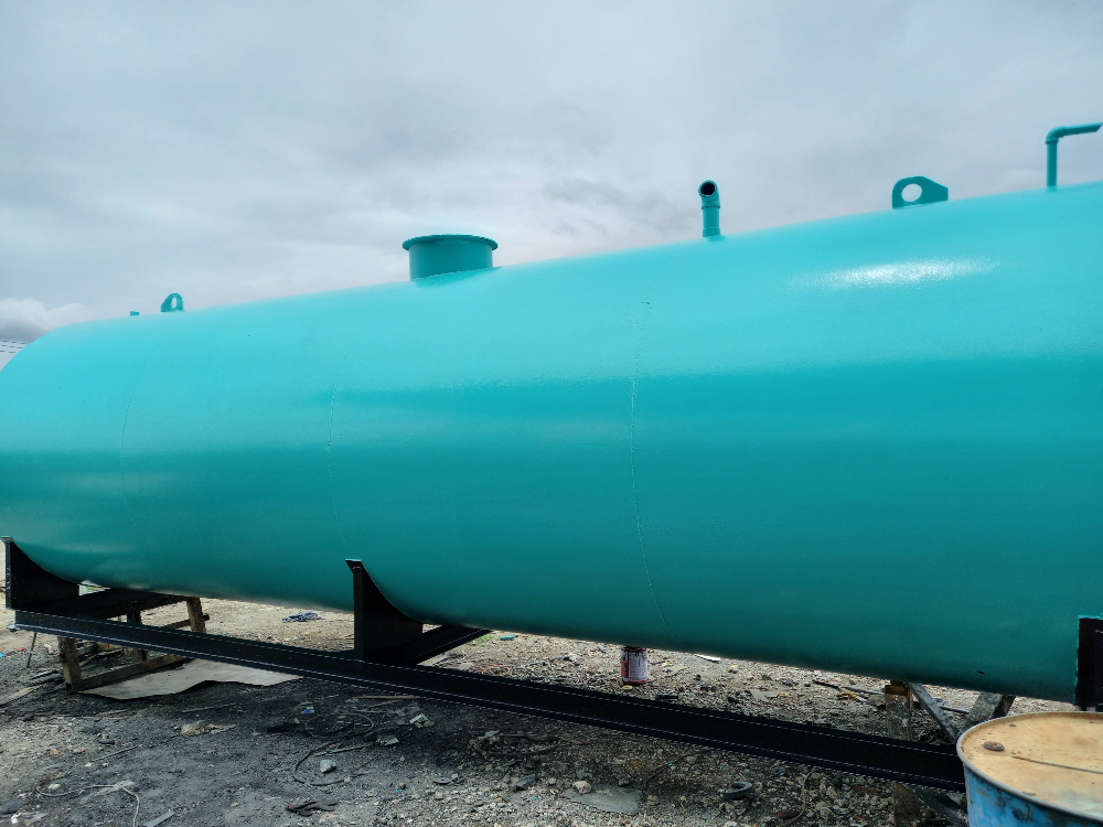 ขาย ถังน้ำมัน 18000 ลิตร มือสอง กว้าง 1.95ม.ยาว 6.10ม.หนา 6มิล สภาพดีมากสนใจทักมาค่ะ 0852254655