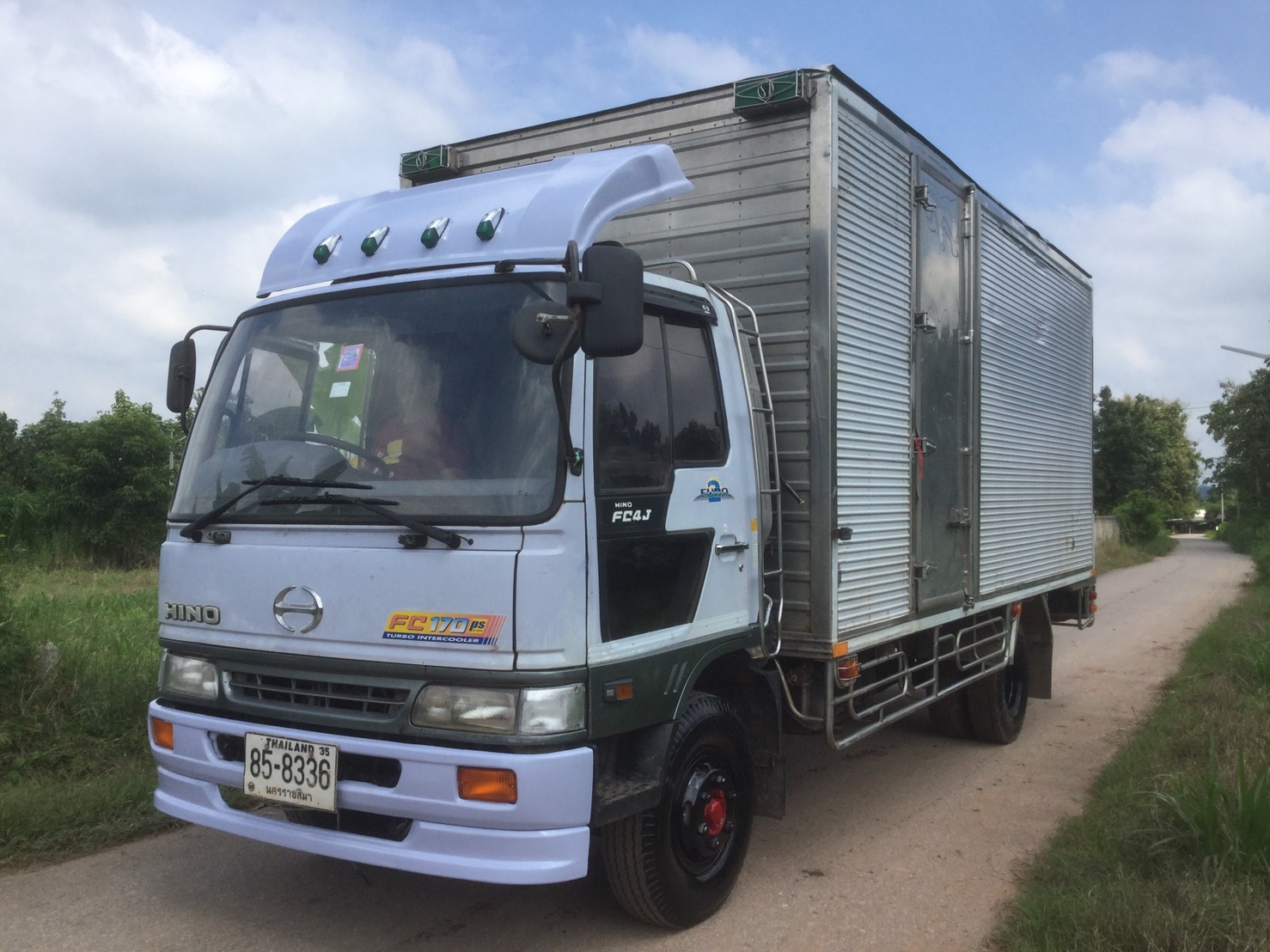 Hino FC4J 145 แรง ปี43 ตู้เปียกเลยยาว5.5ม เพาเวอร์. เครื่องดี คัดสีสวย 089-5367218 081-4252943