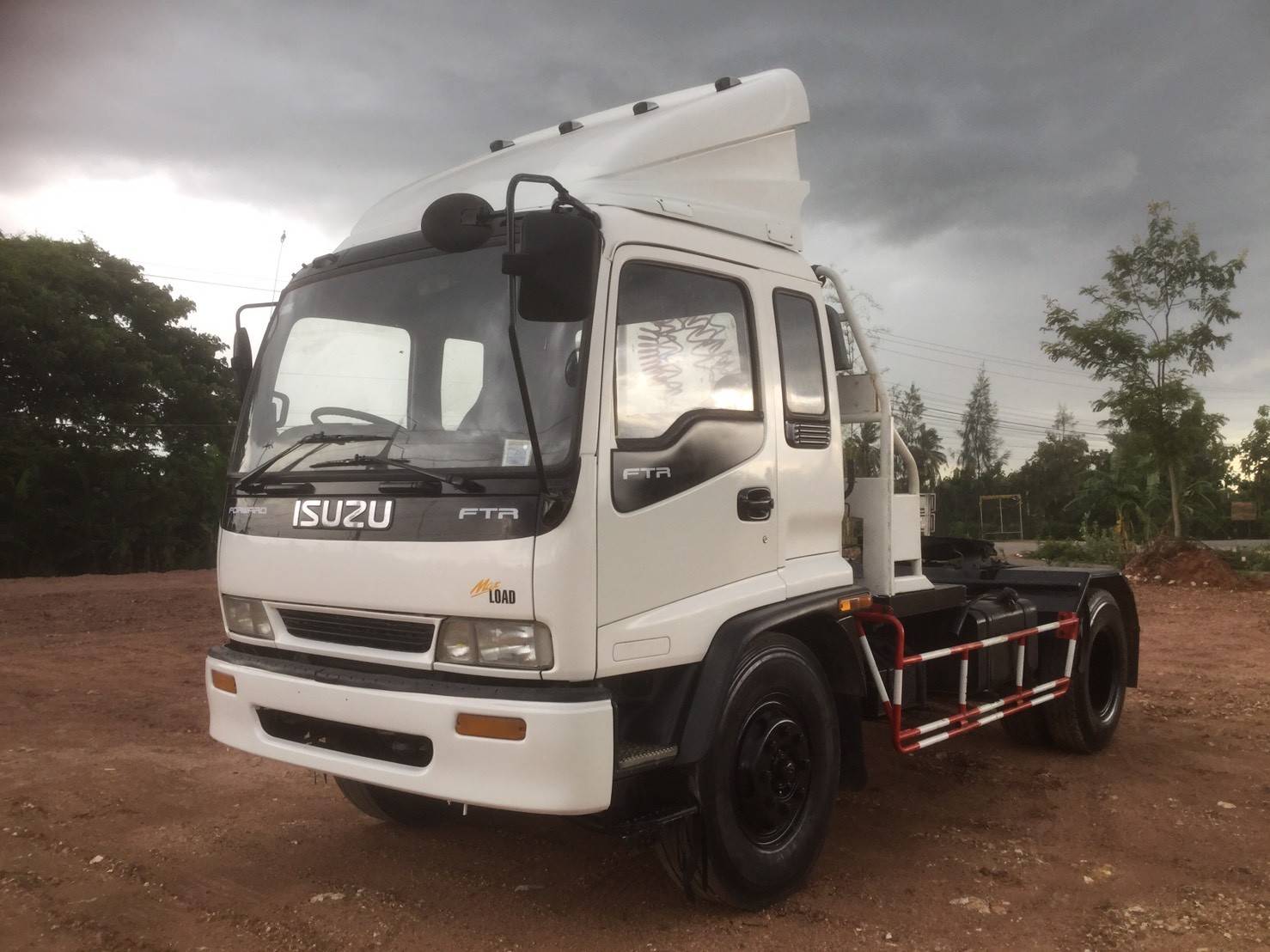 Isuzu Deca 6 ล้อหัวลาก 195 Euro 1 เครื่องดี แชซซีสวย ราคา 540,000 สนใจ 089-5367218 081-4252943