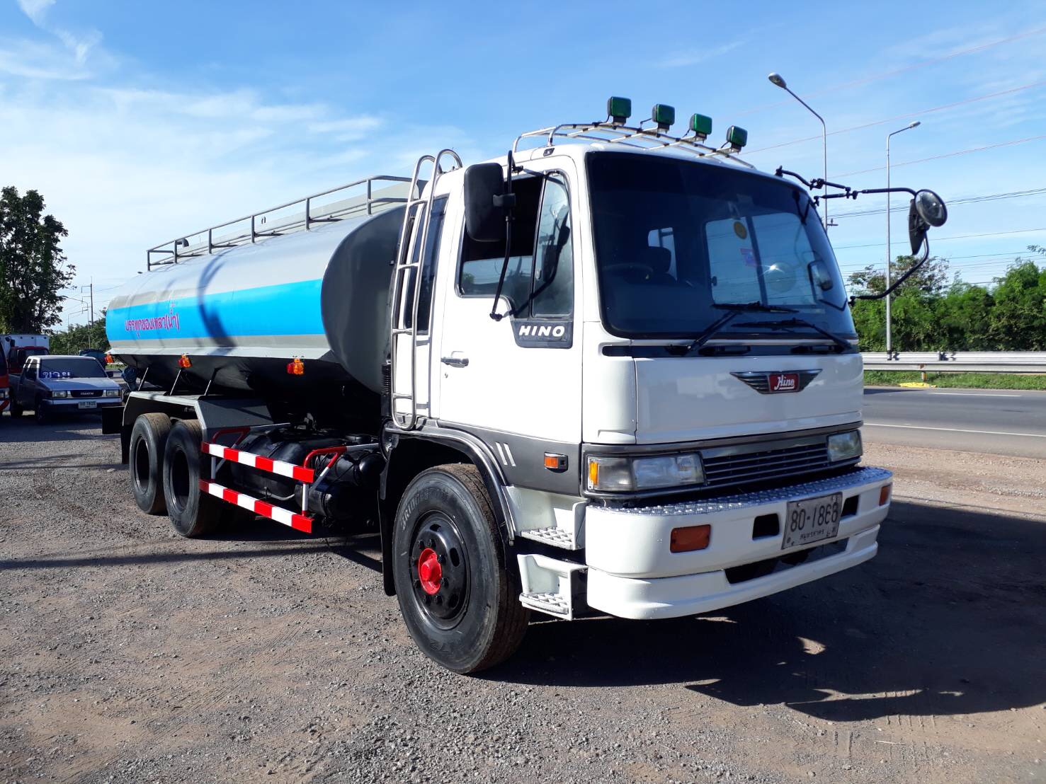 ขายครับ. Hino 10 ล้อ เพลาเดียว 195 แรง (รถบรรทุกน้ำ)สวยพร้อมใช้ สนใจ089-5367218 081-4252943