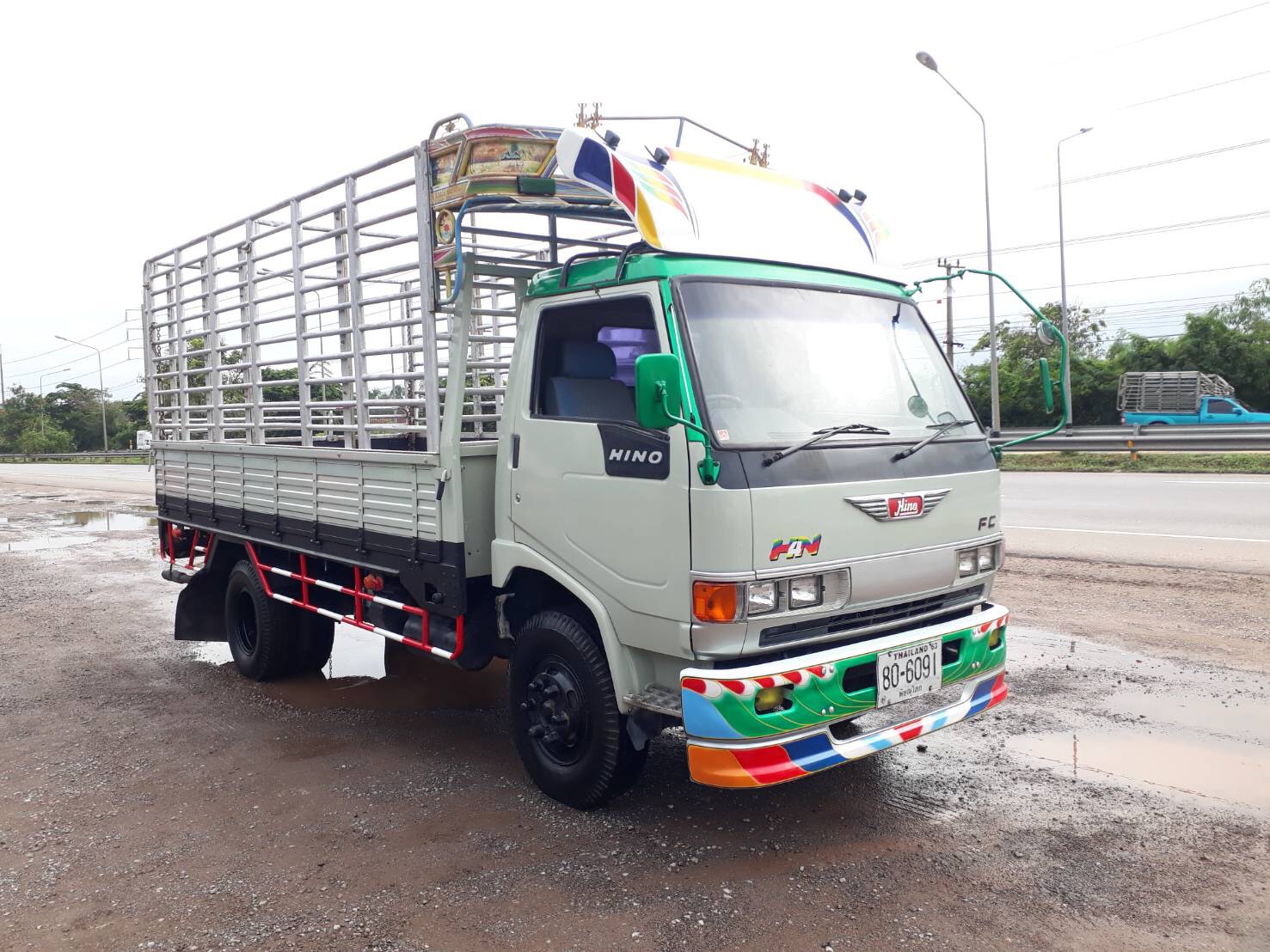 Hino 6ล้อ FC 120 แรง(ช่วงล่างใหญ่)ยาว 4.5ม สวยพร้อมใช้ ราคา 320,000 สนใจ 089-5367218 081-4252943