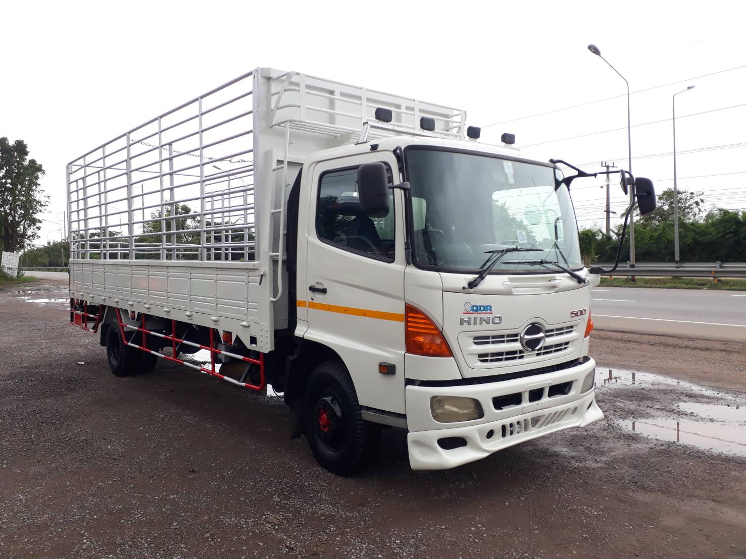 ขายครับ Hino 6ล้อ FC175 แรง ยาว 6.5 ม สวย พร้อมใช้ สนใจ 089-5367218 081-4252943