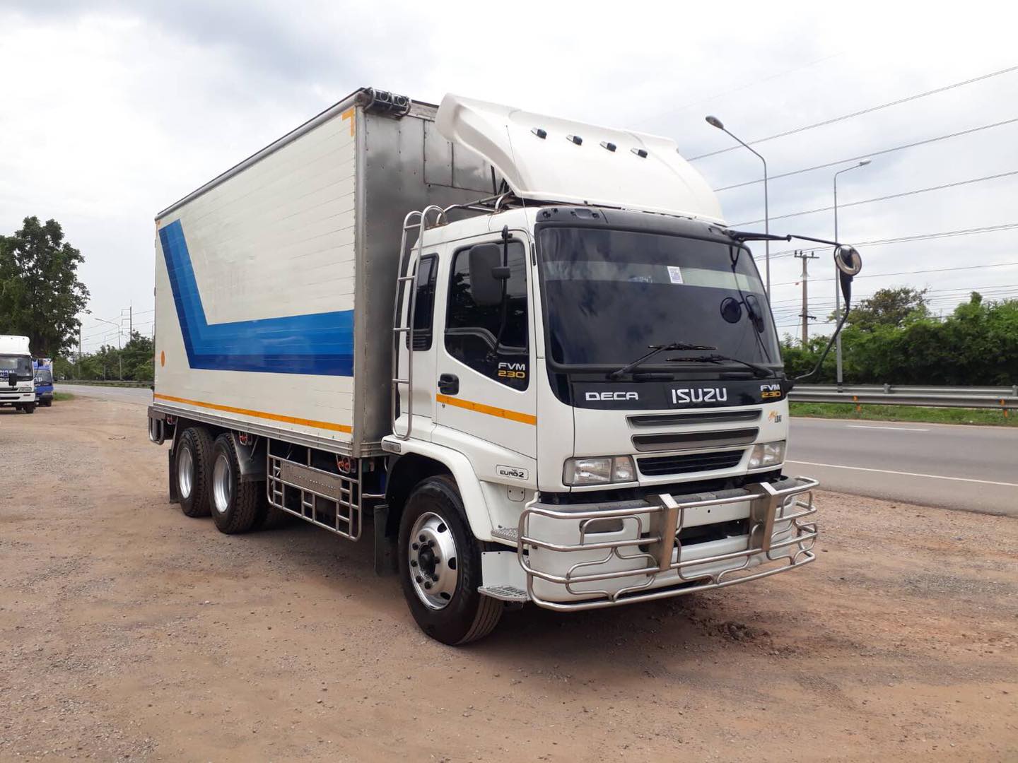 ขาย ISUZU 10 ล้อ เดก้า เพลาเดียว 230 แรง ยูโร2 ปี 48 ตู้ยาว 6.5 ม. วิ่งน้อย รถสวยพร้อมใช้ สนใจ 089-5367218 081-4252943