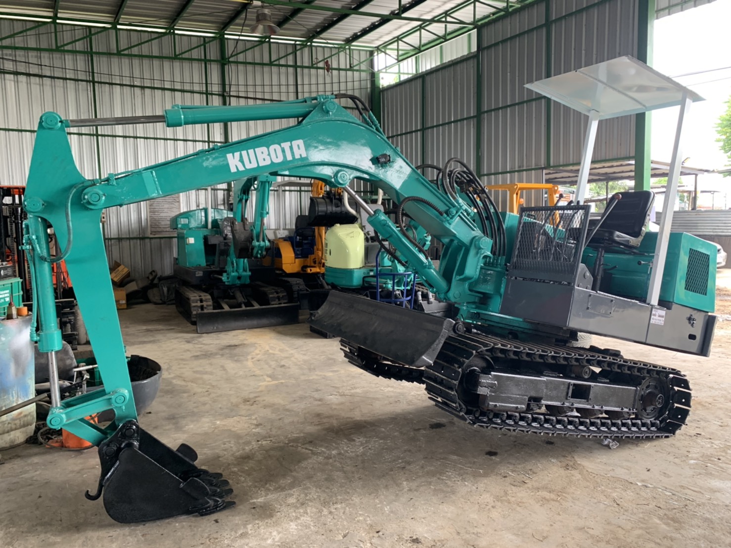 kubota kh11h สภาพดีเก่าญี่ปุ่น มีใบอินวอยไม่เคยใช้ในไทย kubota kh11h สภาพดีเก่าญี่ปุ่น มีใบอินวอยไม่เคยใช้ในไทย